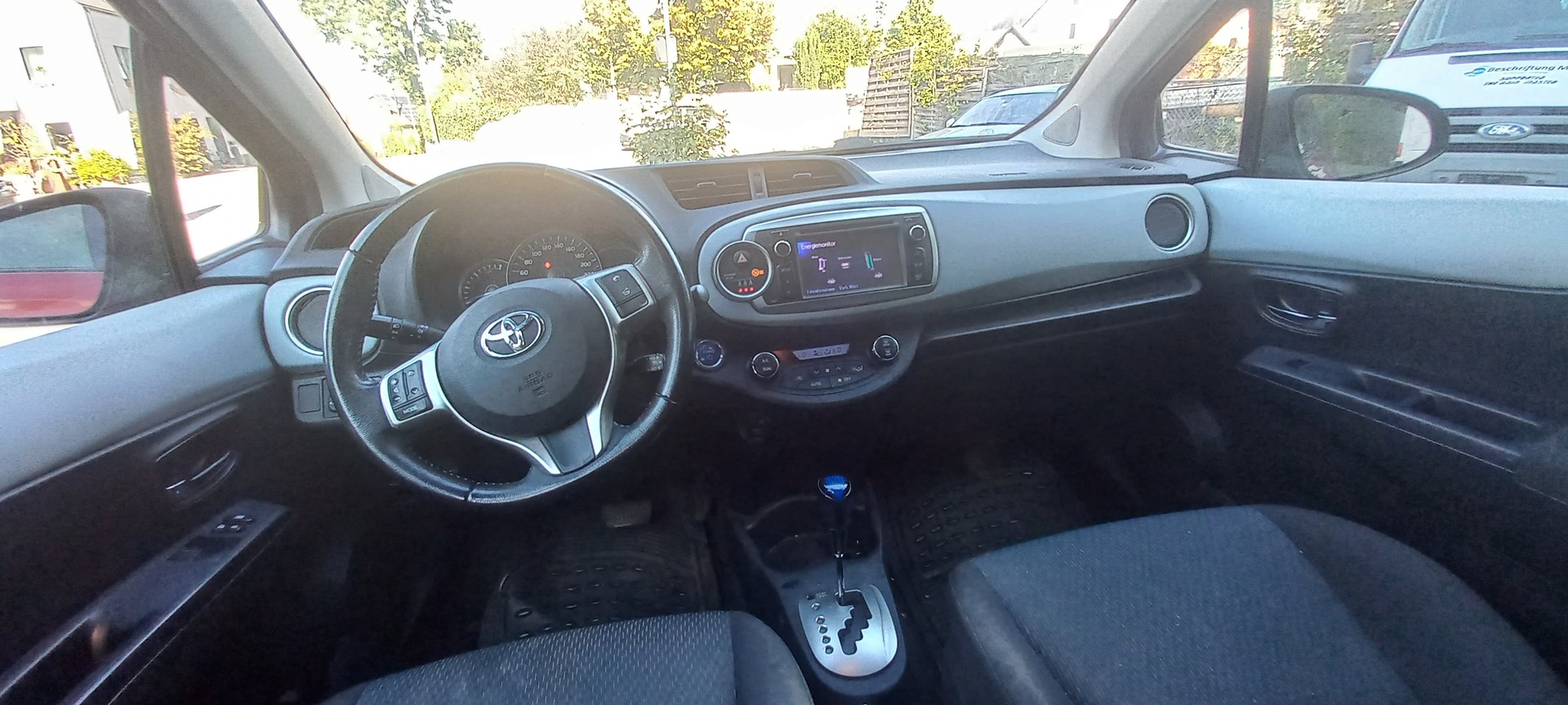TOYOTA Yaris 1.5 VVT-i Hybrid Luna CVT-image-12