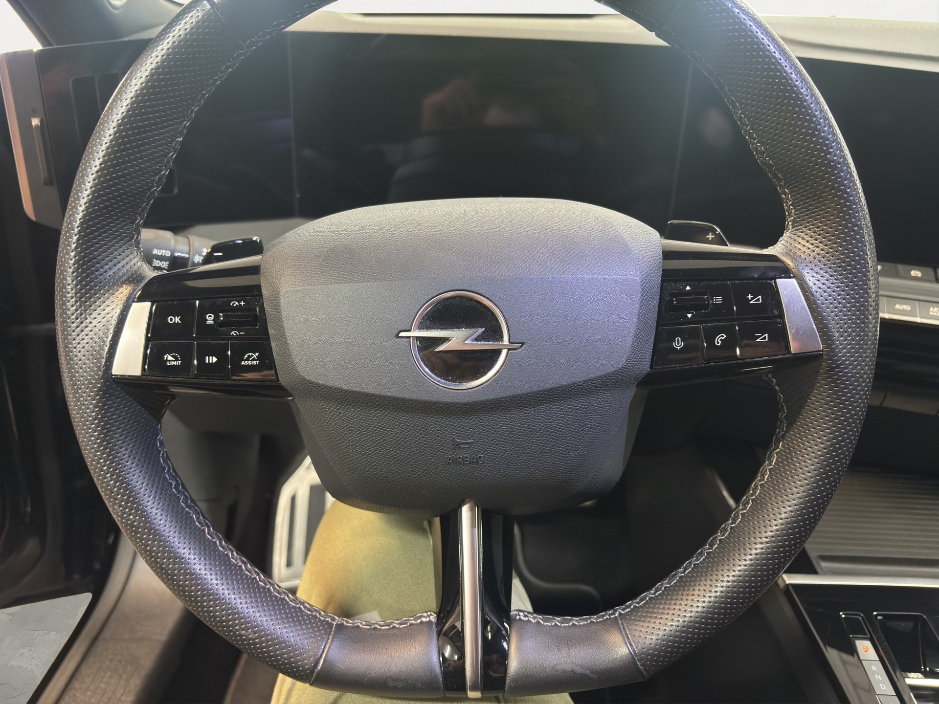 OPEL Astra Sports Tourer 1.6 PHEV Turbo GS A-image-9