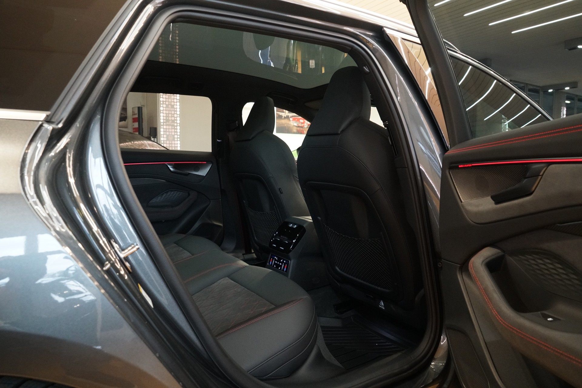 AUDI A6 Avant TFSI quattro 270 kW S tronic-image-20
