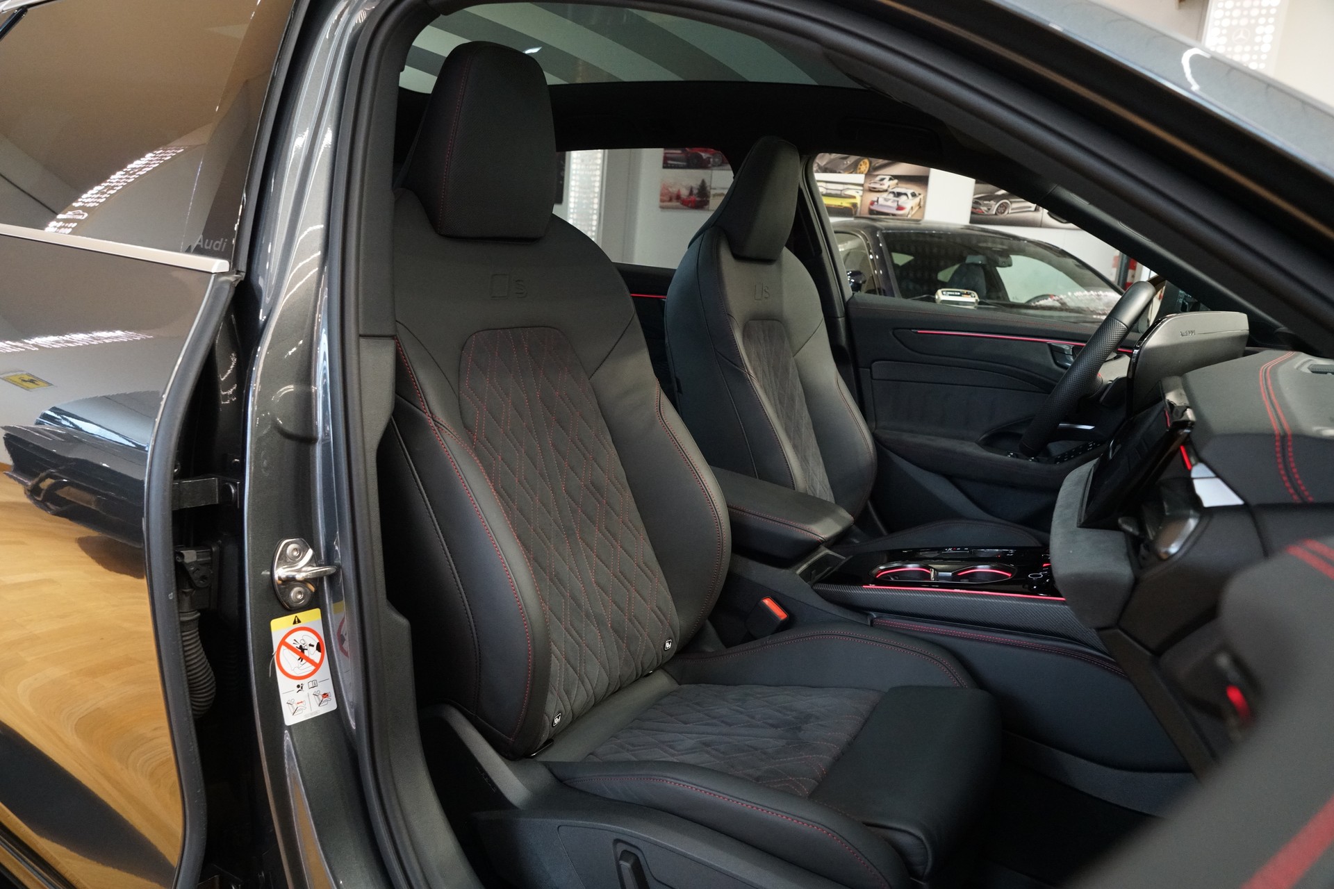 AUDI A6 Avant TFSI quattro 270 kW S tronic-image-23