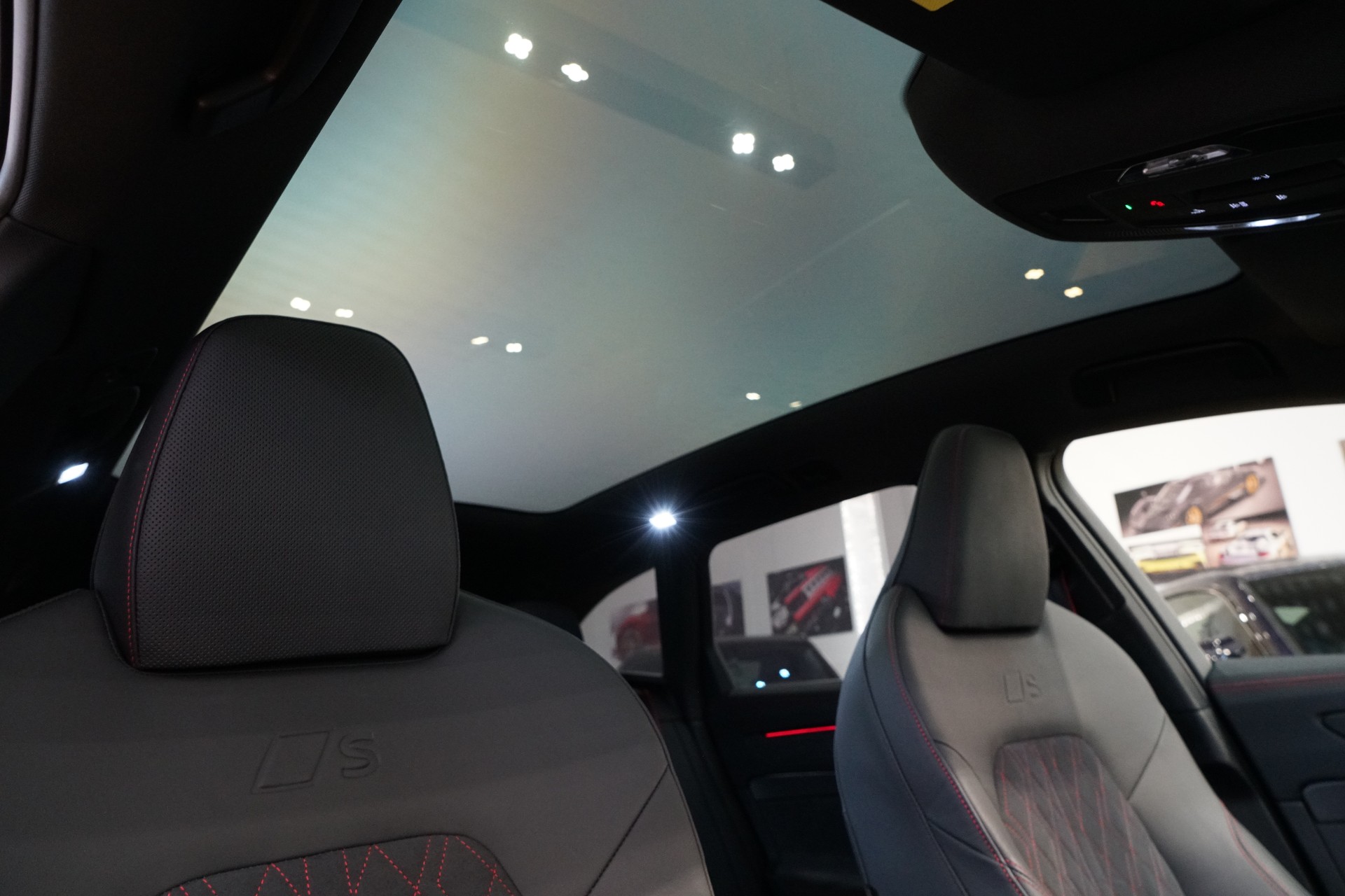 AUDI A6 Avant TFSI quattro 270 kW S tronic-image-13