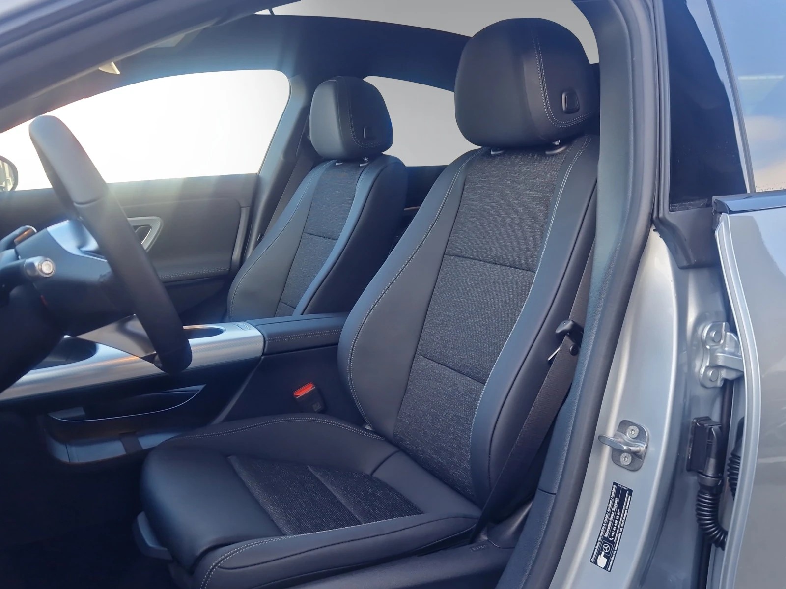 MERCEDES-BENZ CLA 200 8G-DCT 4Matic-image-13