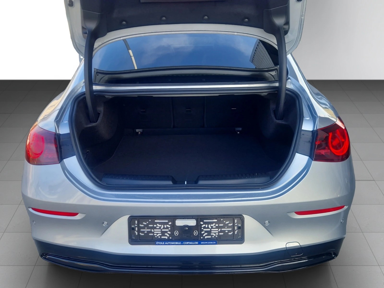 MERCEDES-BENZ CLA 200 8G-DCT 4Matic-image-5