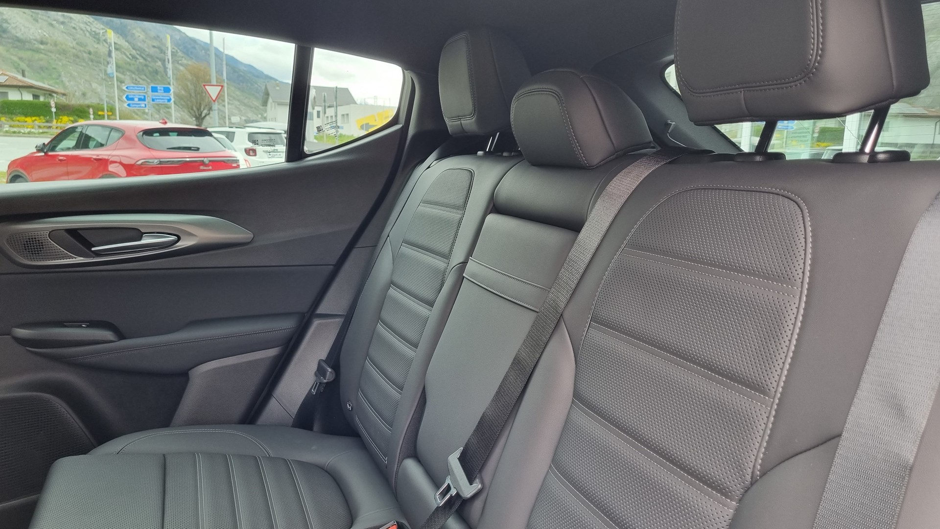 ALFA ROMEO Tonale 1.3 Plug-in-Hybrid Q4 Veloce-image-12