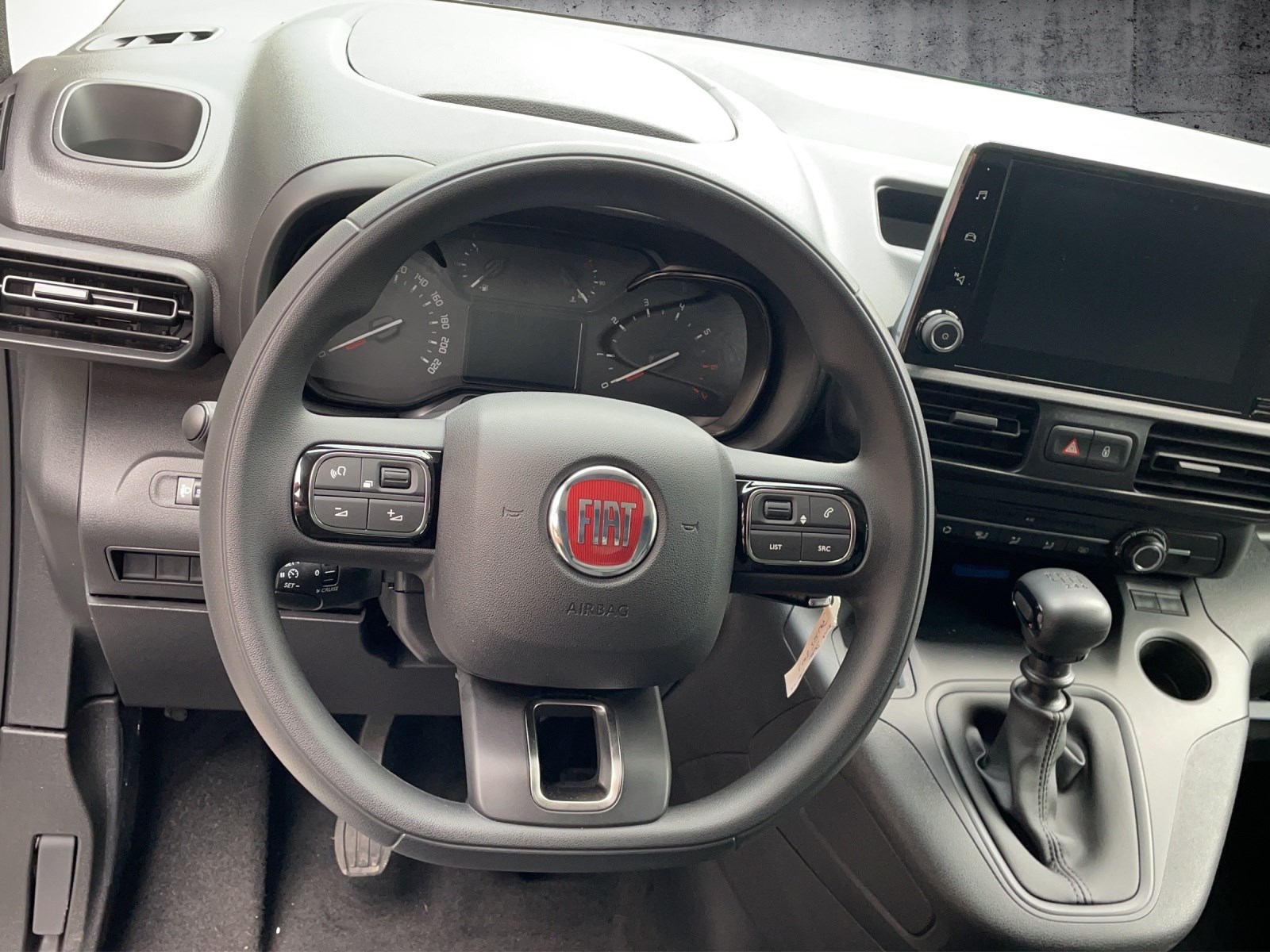 FIAT Doblo Kaw. L1 1.2 PureTech Swiss Plus-image-9