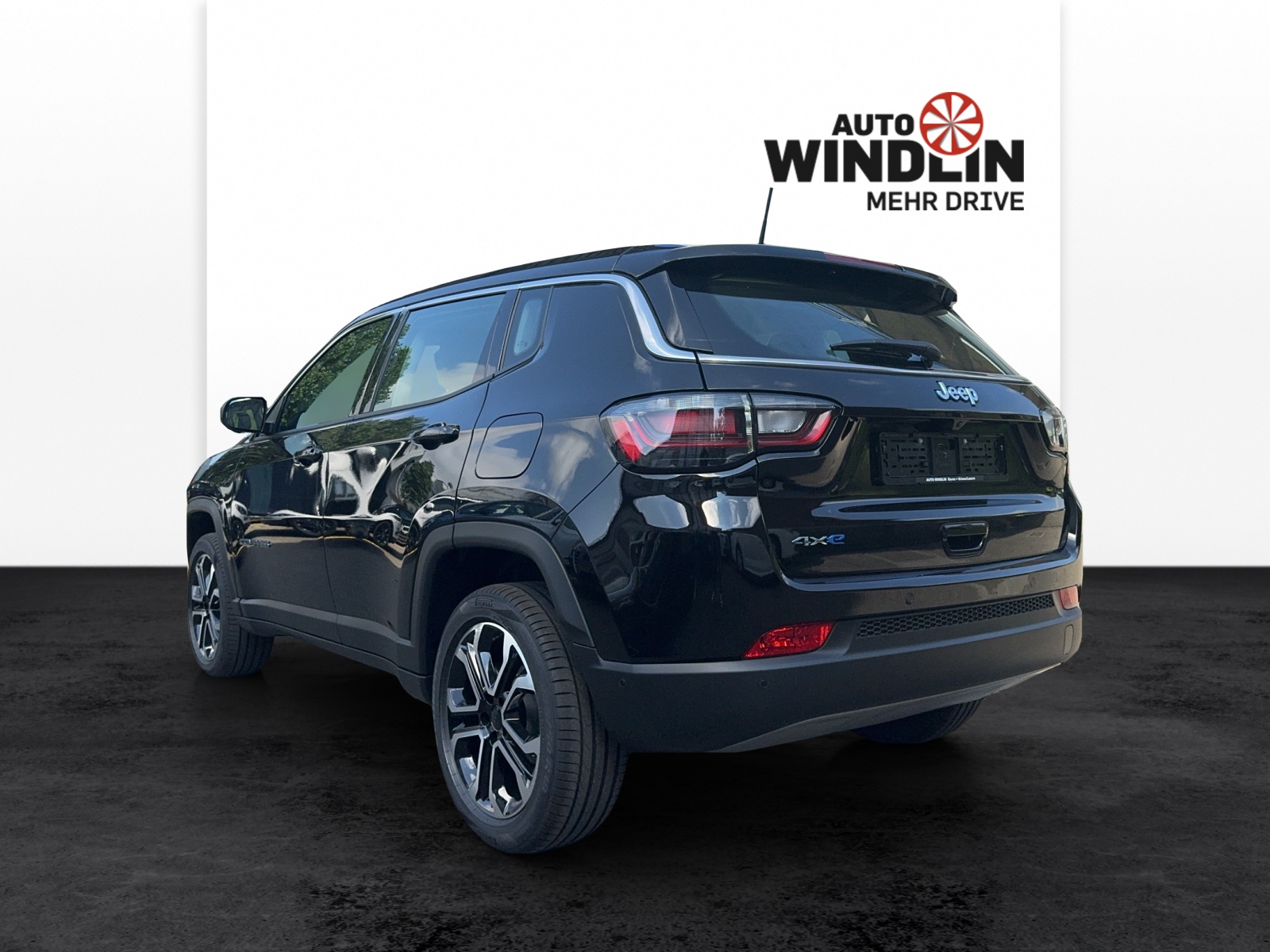 JEEP Compass 1.3 Swiss Altitude 4xe Pack Plus-image-3