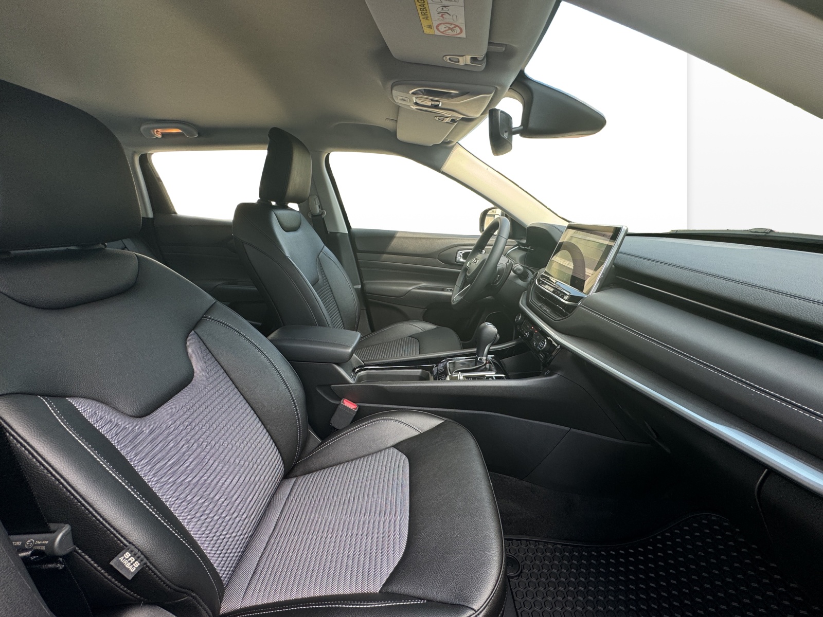 JEEP Compass 1.3 Swiss Altitude 4xe Pack Plus-image-10