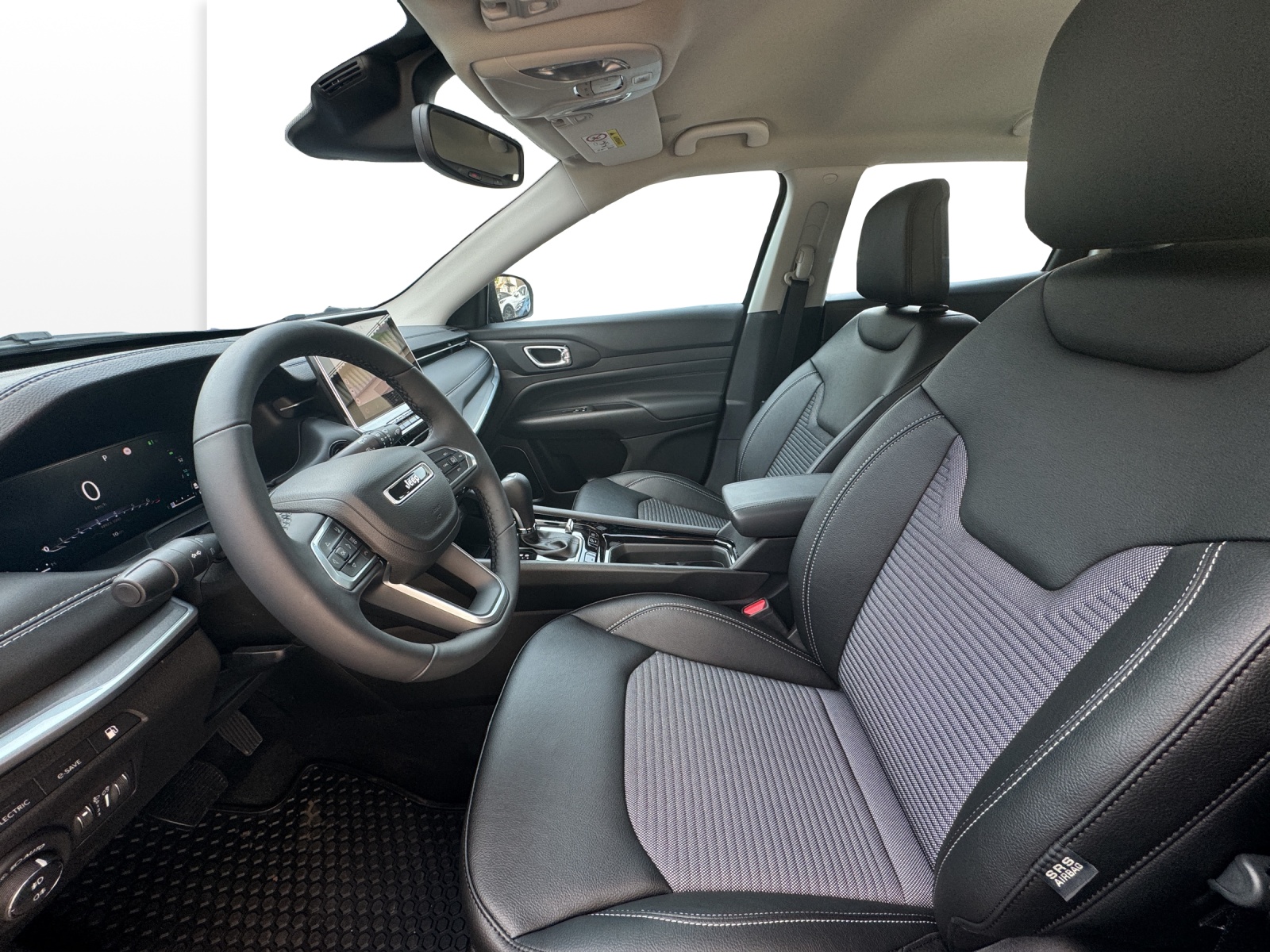 JEEP Compass 1.3 Swiss Altitude 4xe Pack Plus-image-4