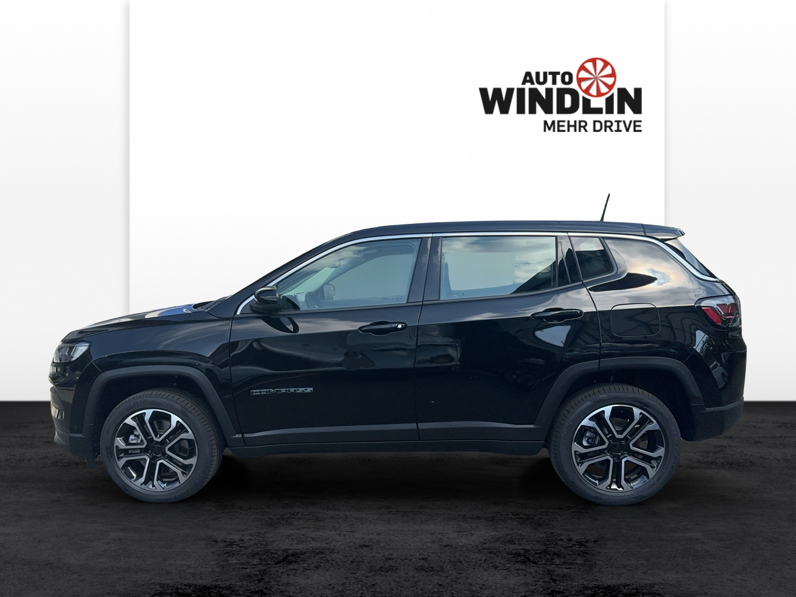 JEEP Compass 1.3 Swiss Altitude 4xe Pack Plus-image-2