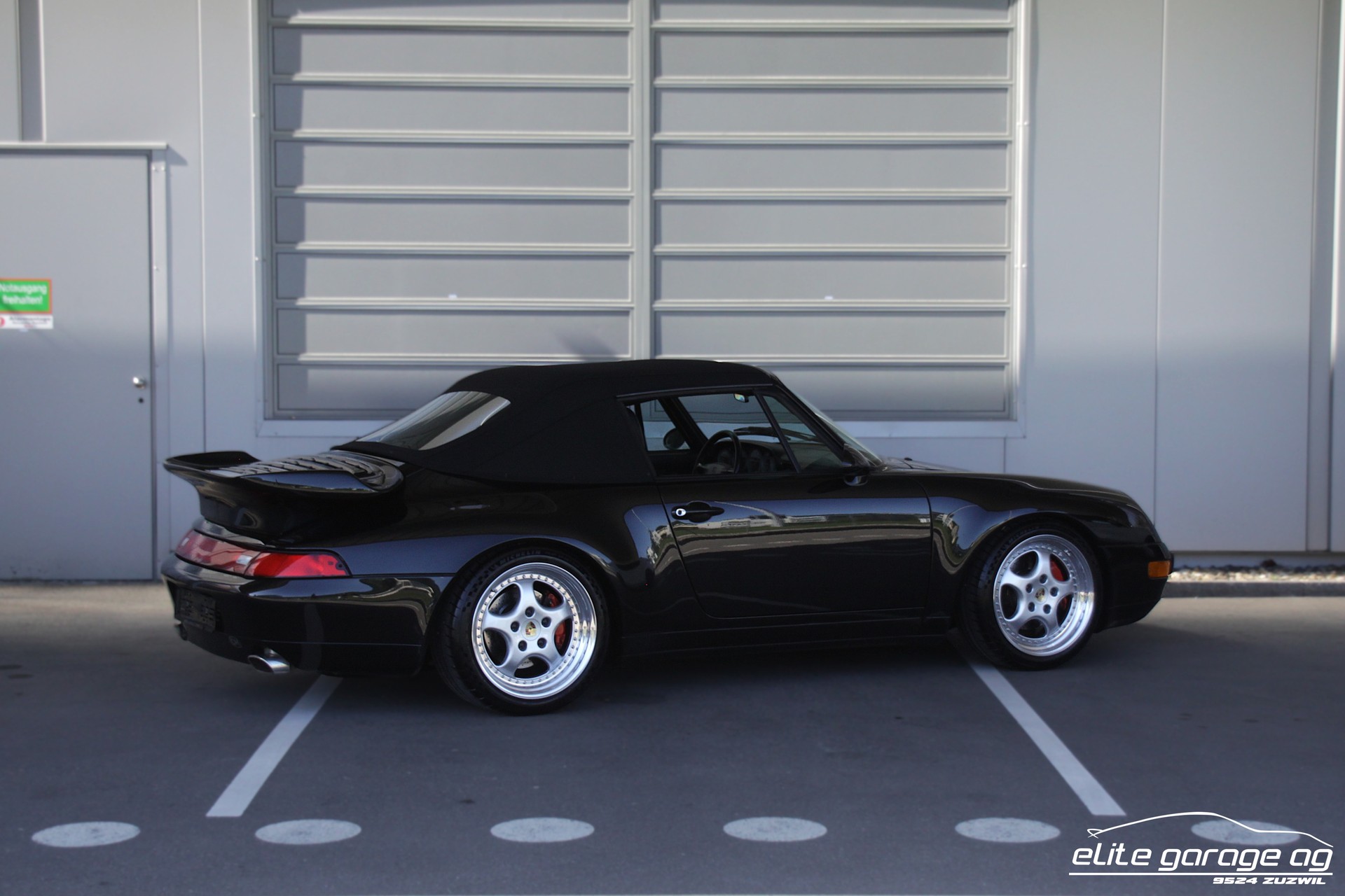PORSCHE 911 Carrera Cabrio-image-4