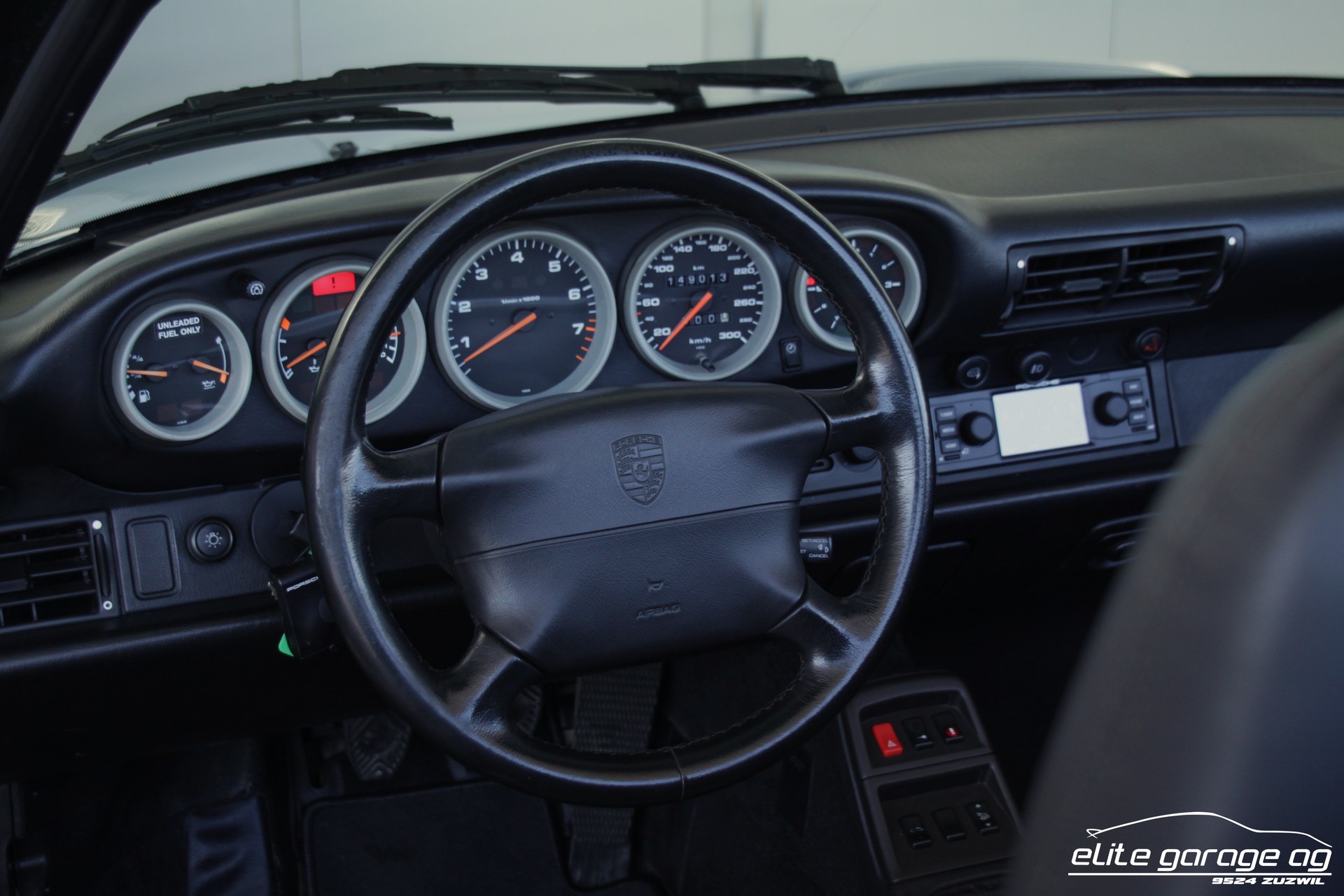PORSCHE 911 Carrera Cabrio-image-14