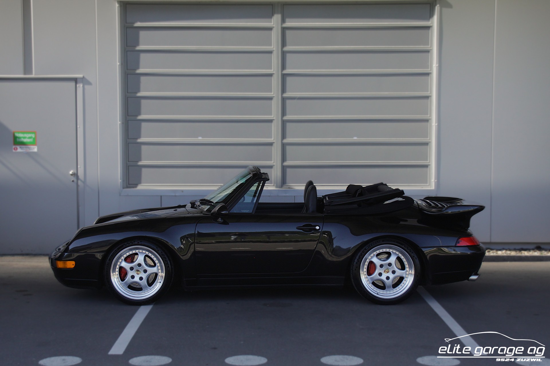 PORSCHE 911 Carrera Cabrio-image-1
