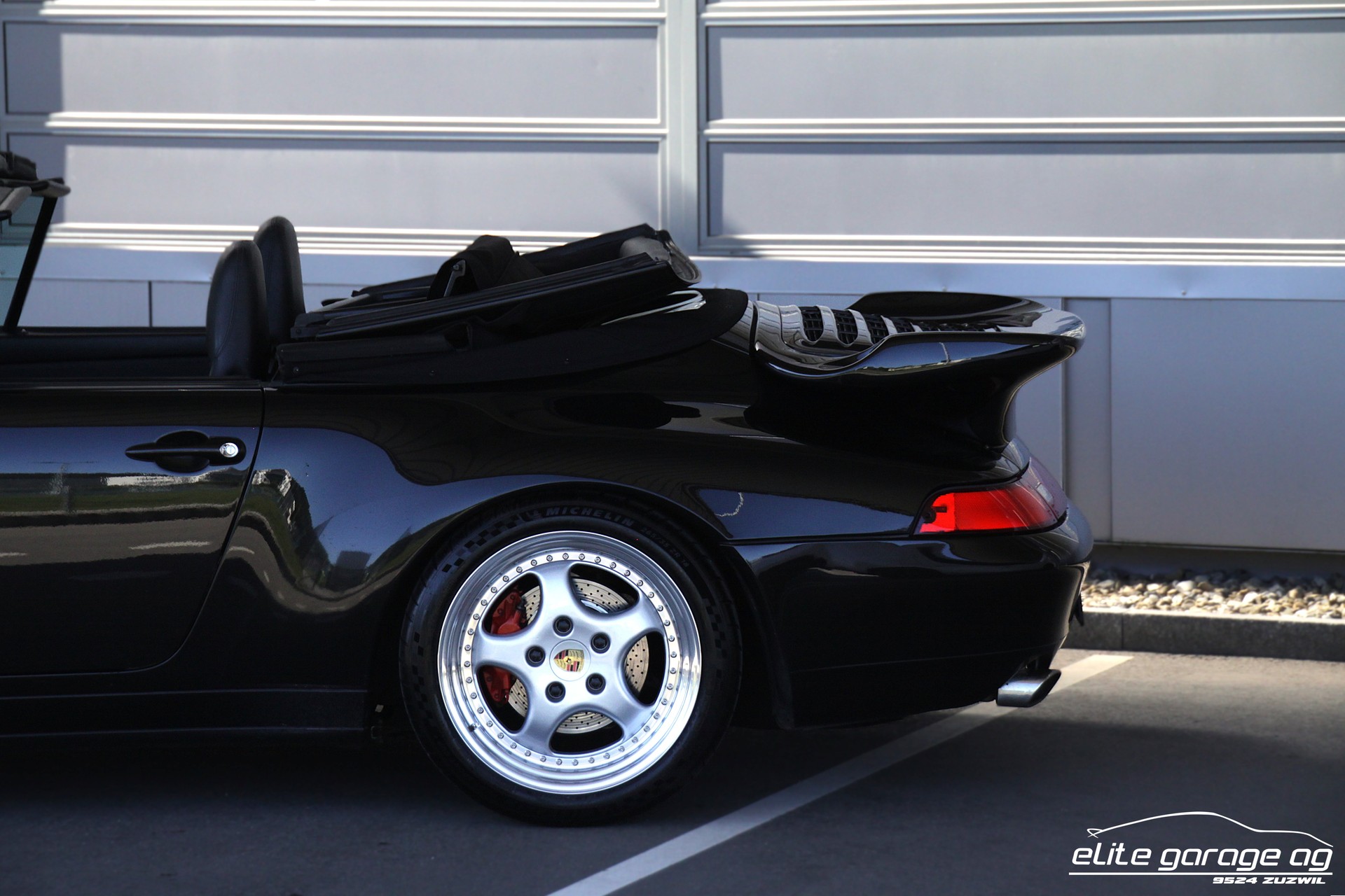 PORSCHE 911 Carrera Cabrio-image-12