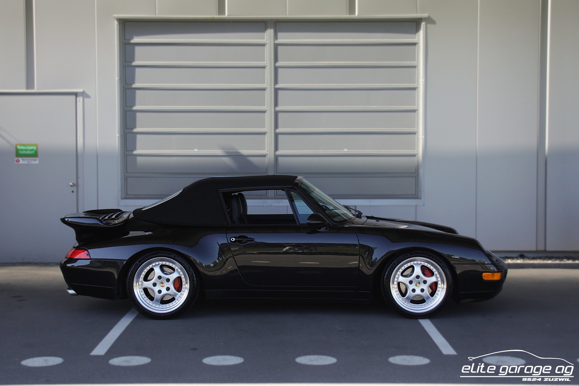 PORSCHE 911 Carrera Cabrio-image-5