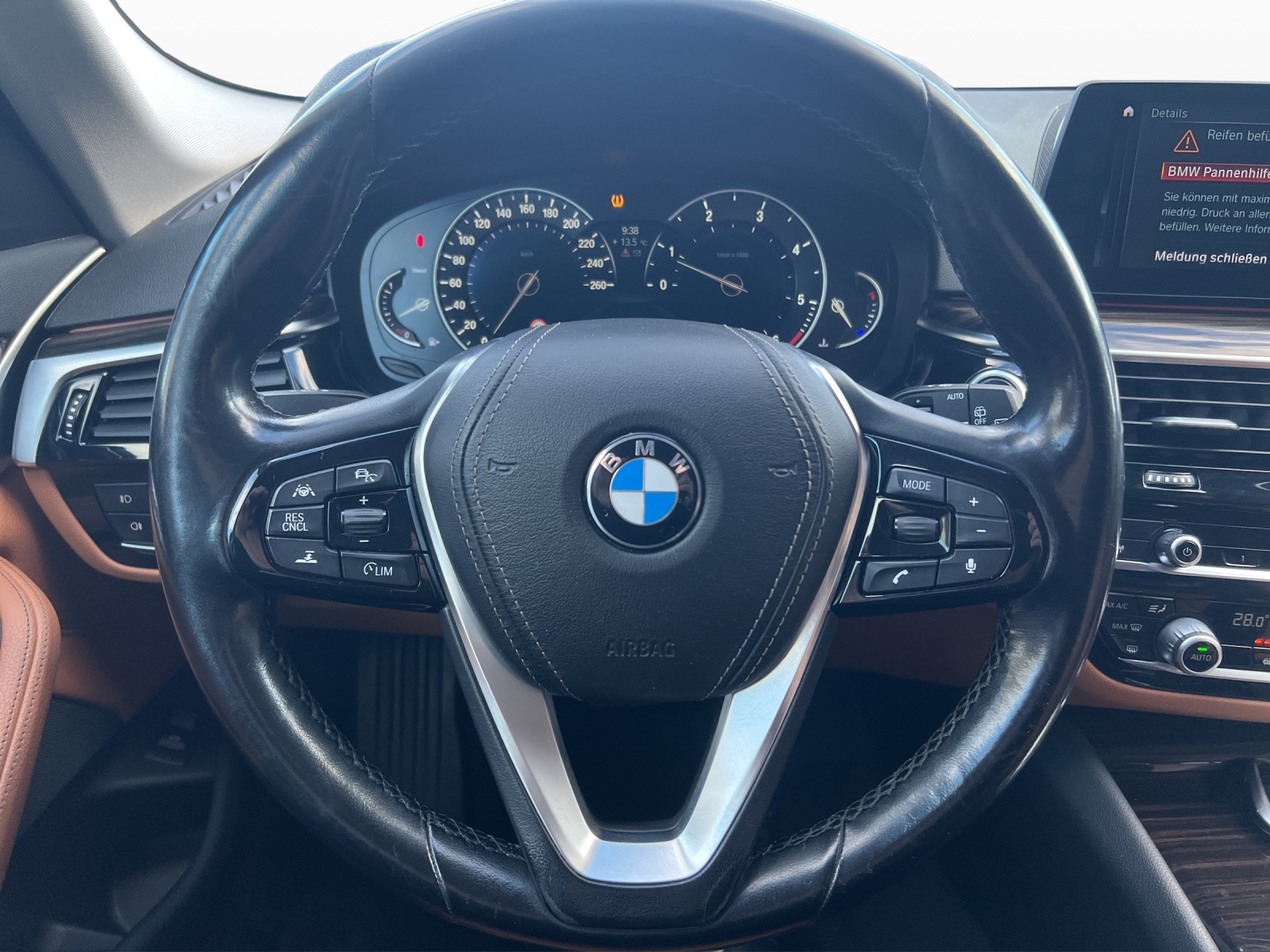 BMW 540d xDrive Touring Steptronic-image-10