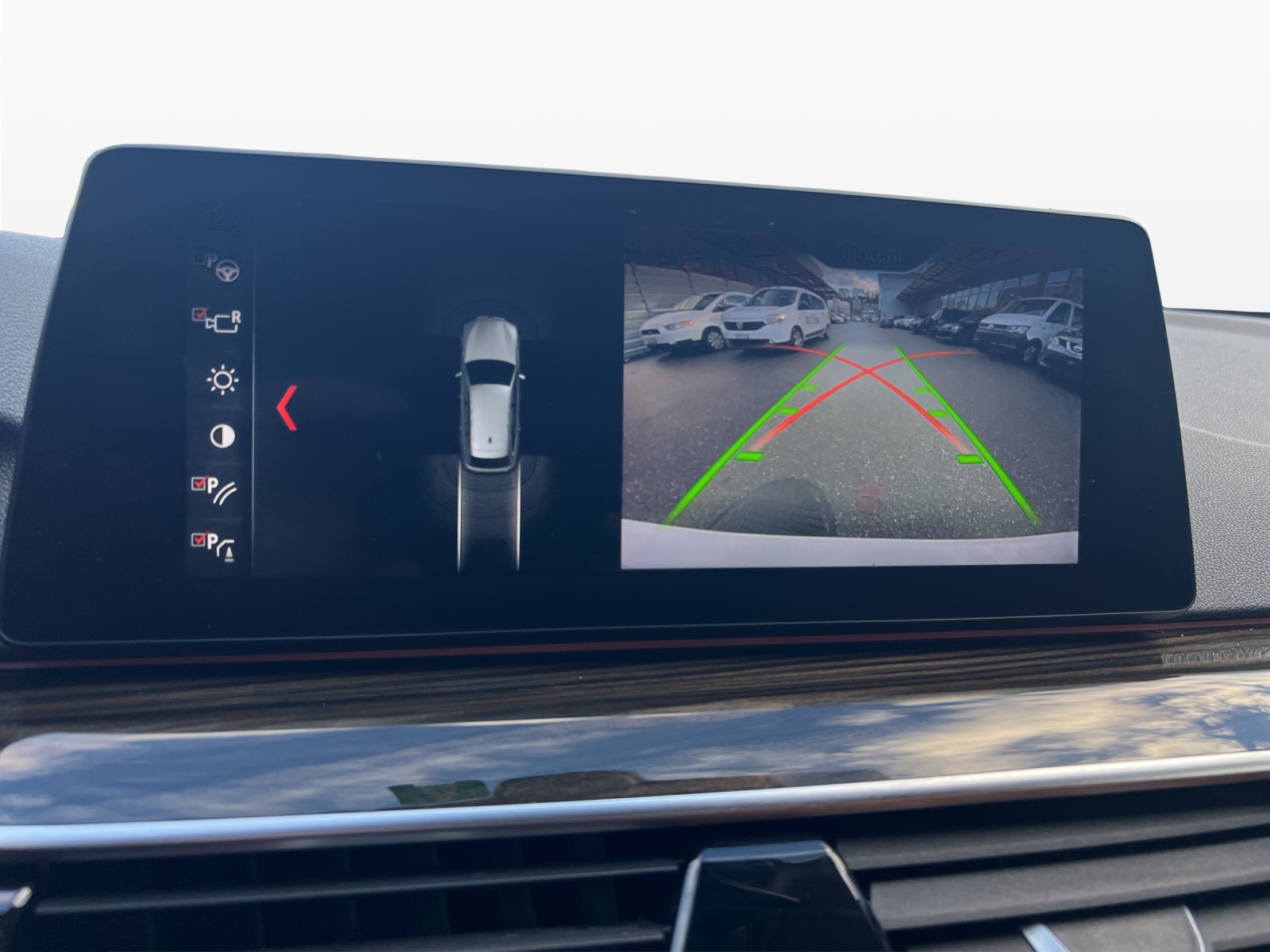 BMW 540d xDrive Touring Steptronic-image-12