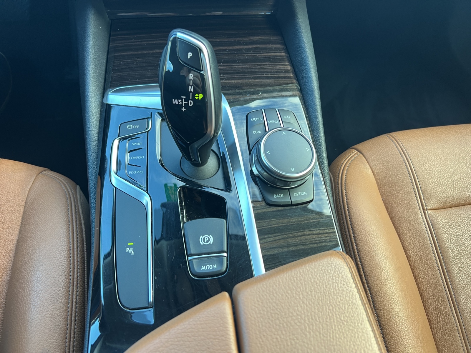 BMW 540d xDrive Touring Steptronic-image-24