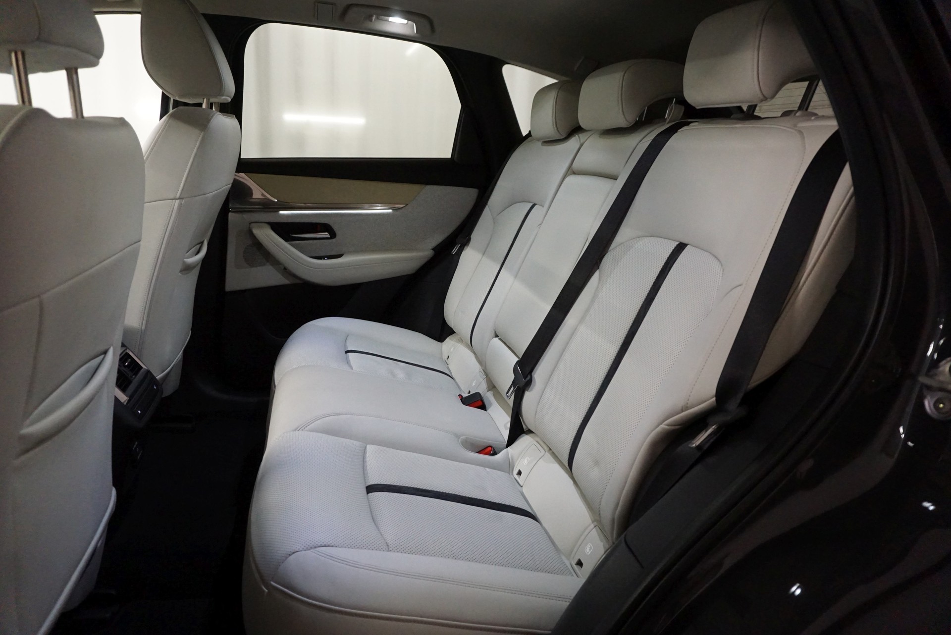 MAZDA CX-60 e-Skyactiv PHEV 327 AWD Takumi-image-11