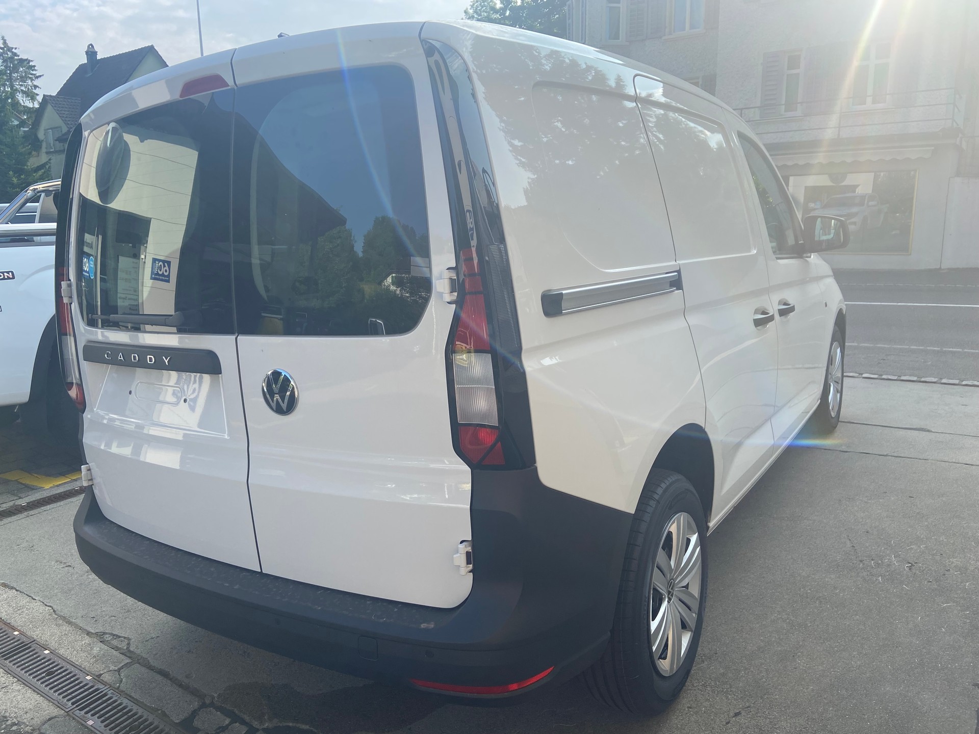 VW Caddy Cargo 2.0TDI Entry-image-3