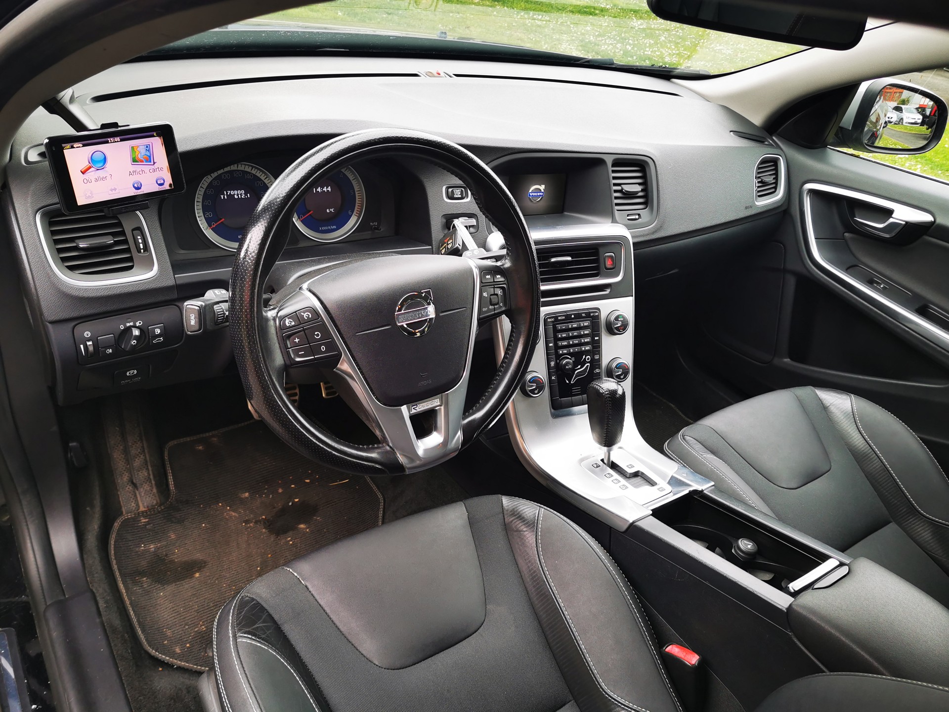 VOLVO V60 D3 R-Design Geartronic-image-5