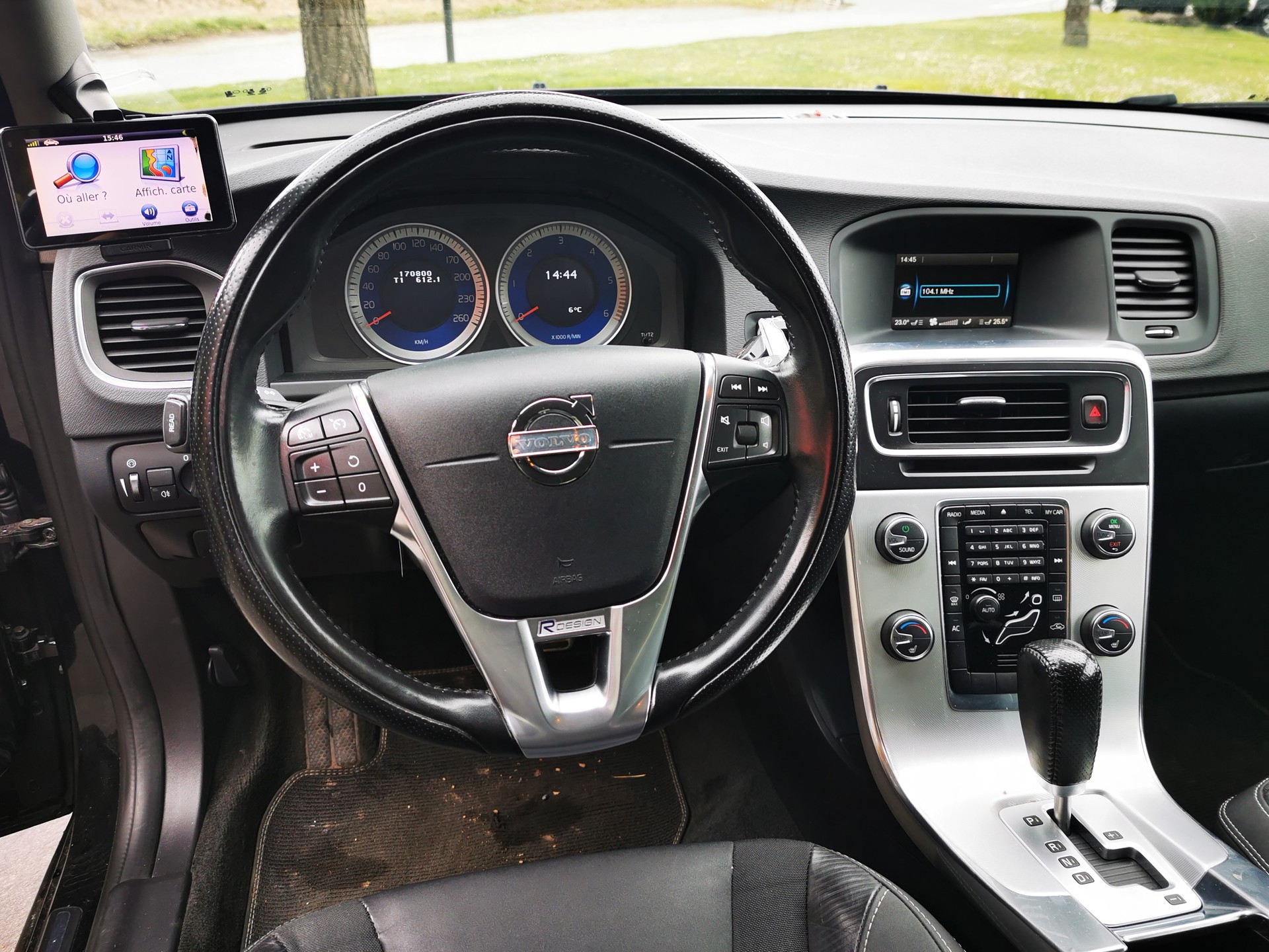 VOLVO V60 D3 R-Design Geartronic-image-3