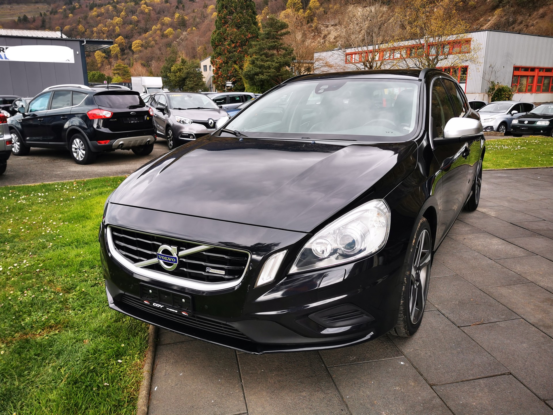 VOLVO V60 D3 R-Design Geartronic-image-1