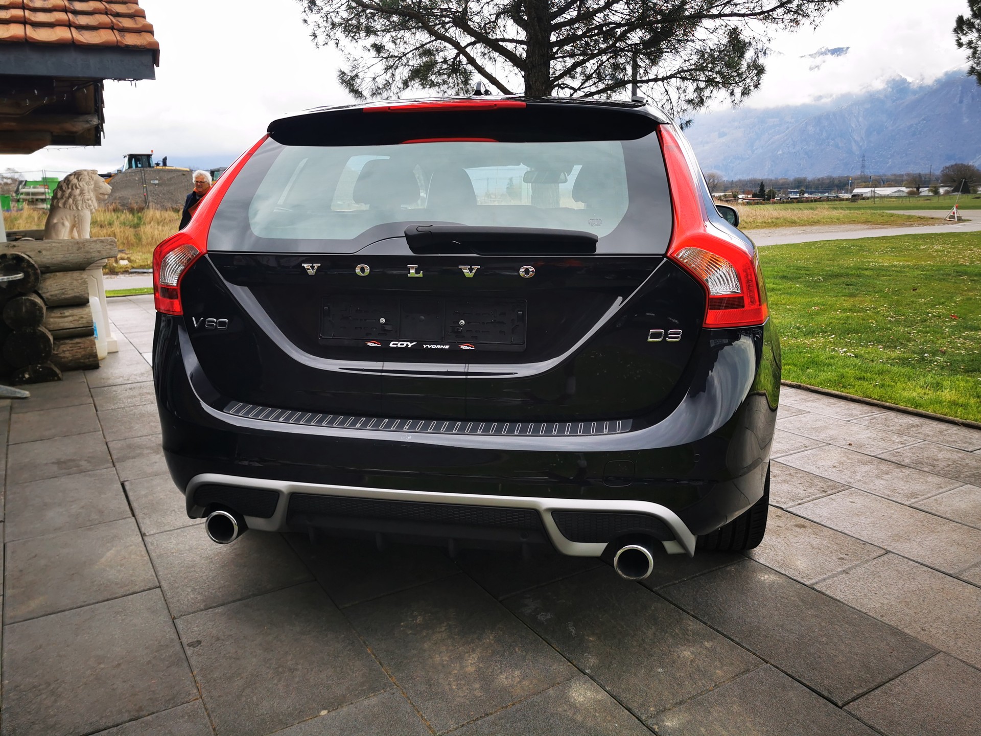 VOLVO V60 D3 R-Design Geartronic-image-9