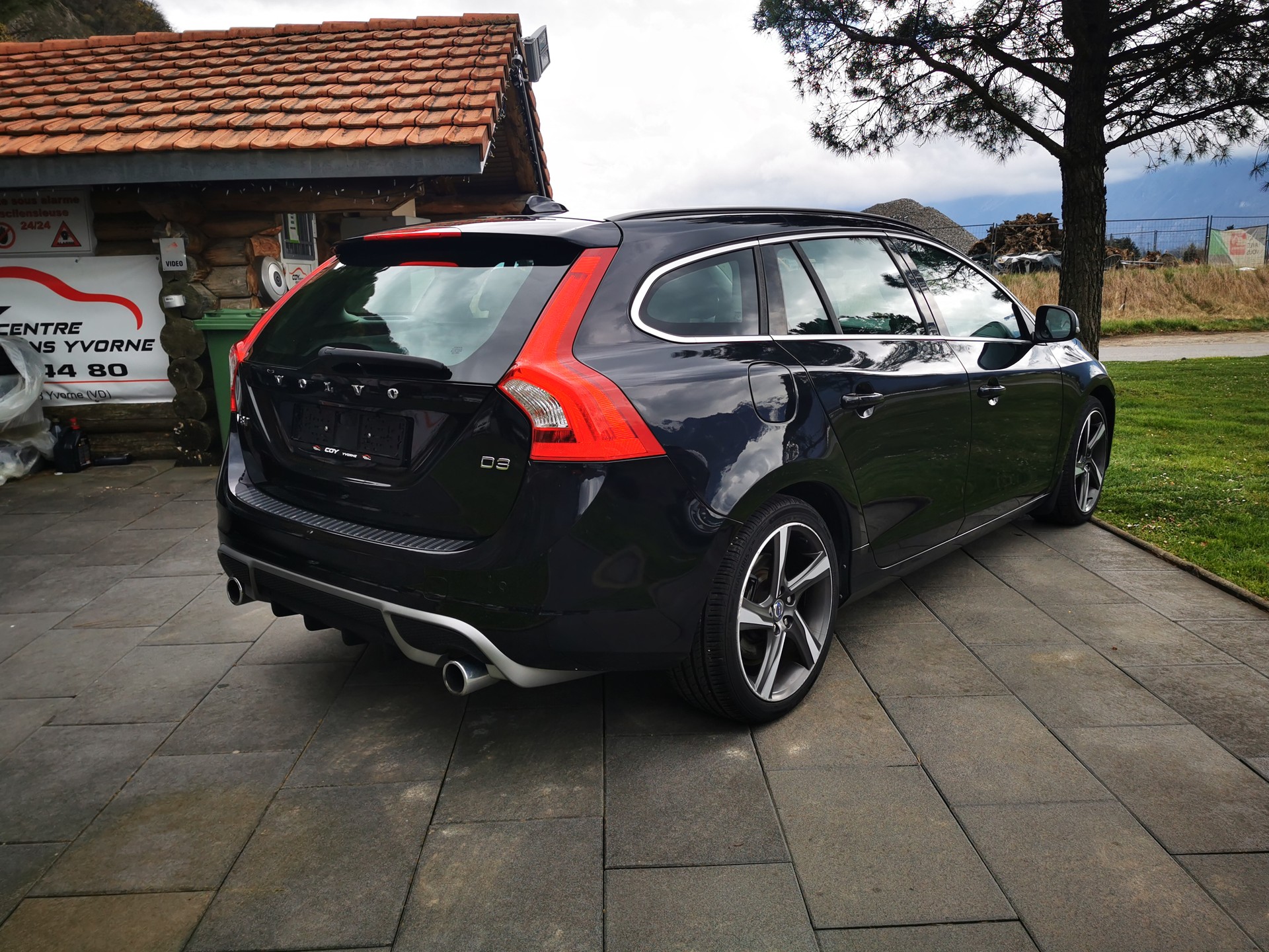 VOLVO V60 D3 R-Design Geartronic-image-10