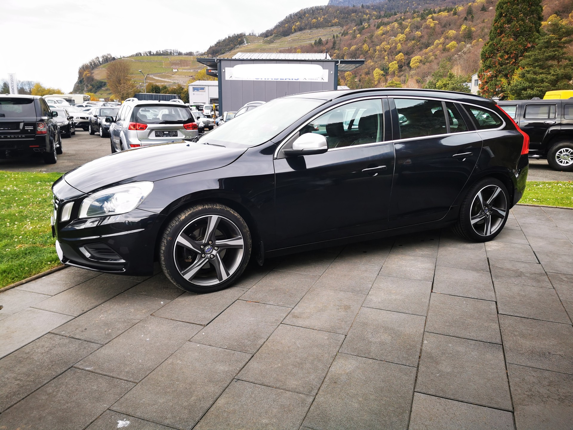 VOLVO V60 D3 R-Design Geartronic-image-2