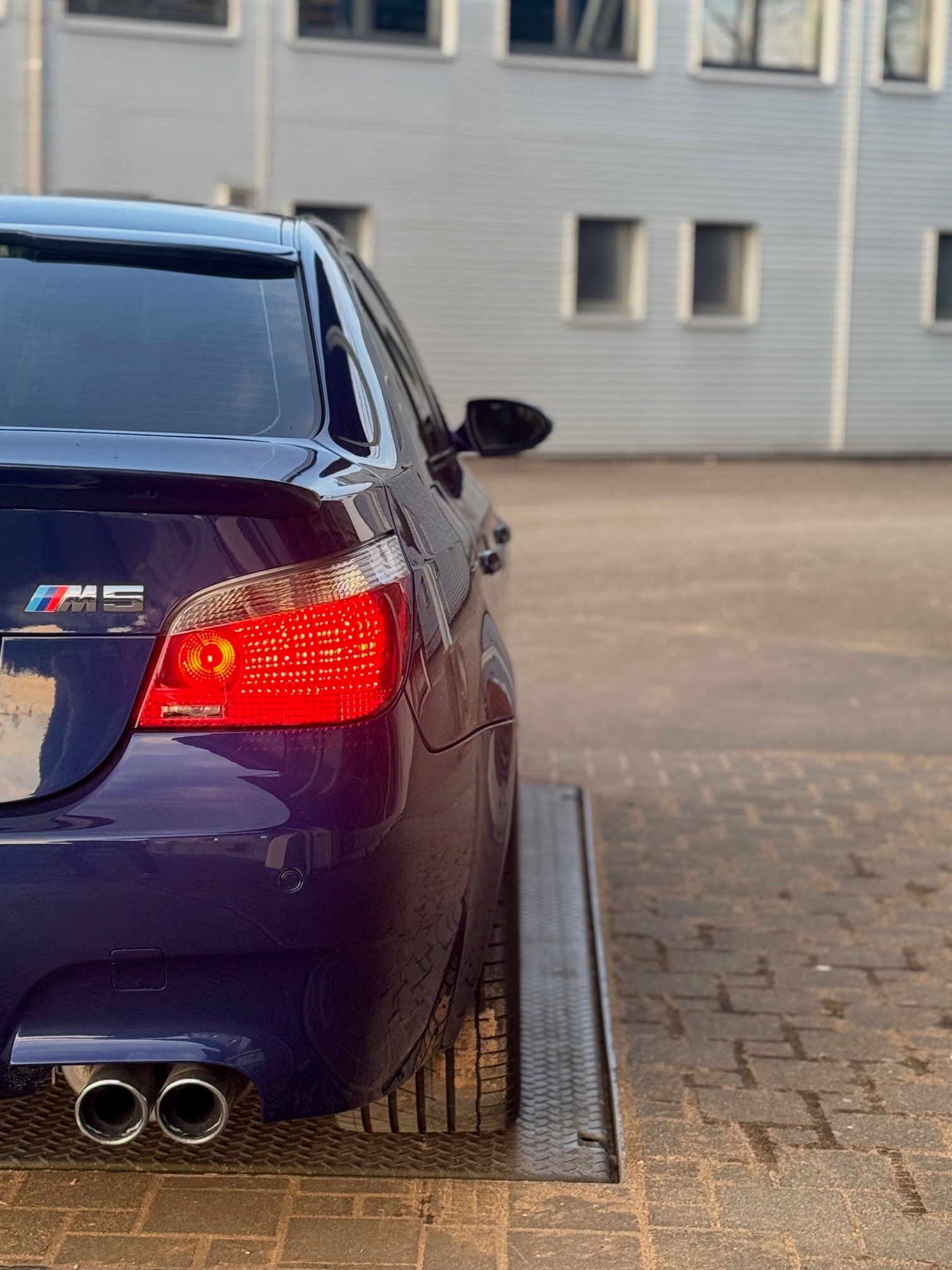 BMW M5-image-12