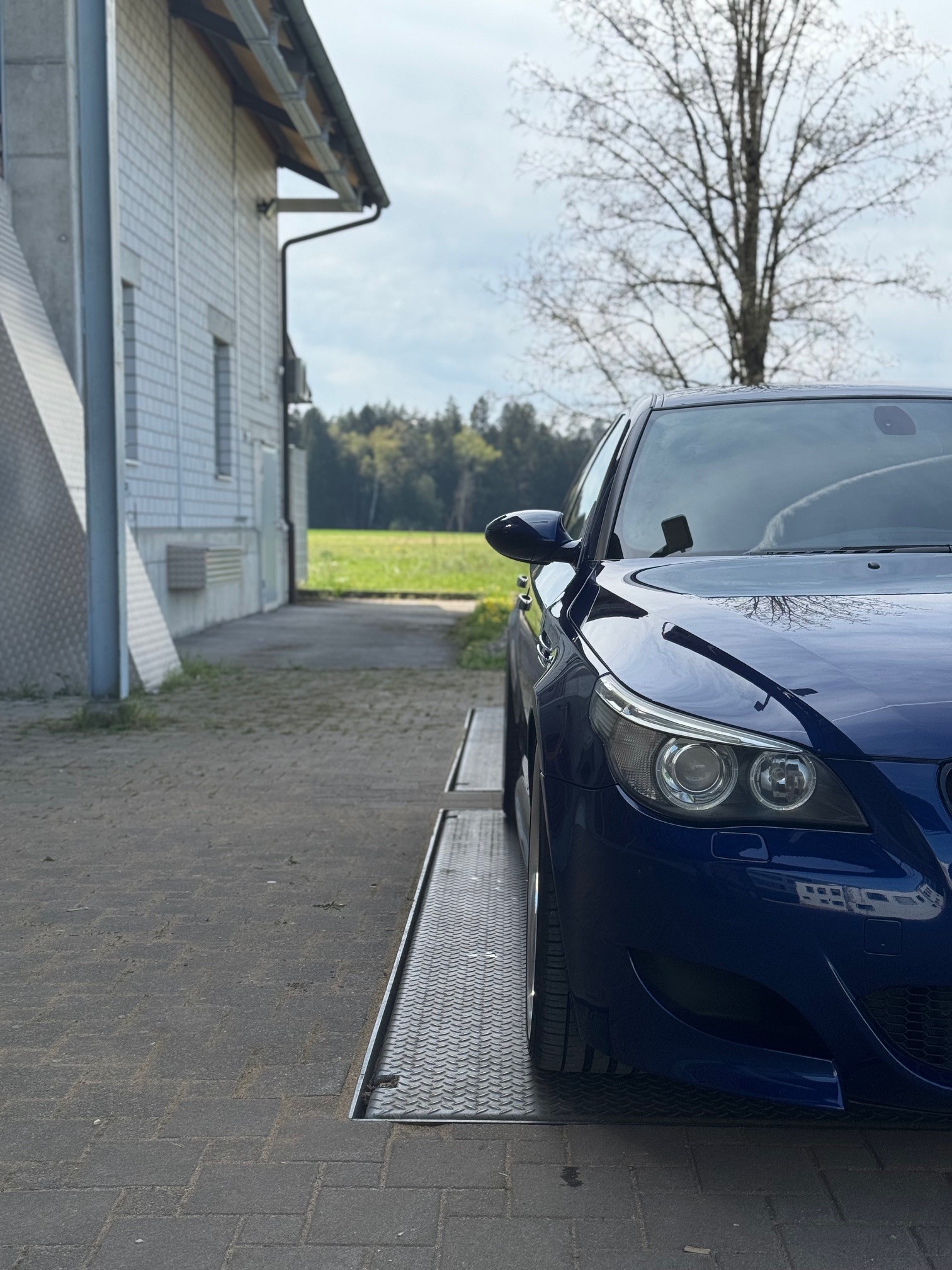 BMW M5-image-2