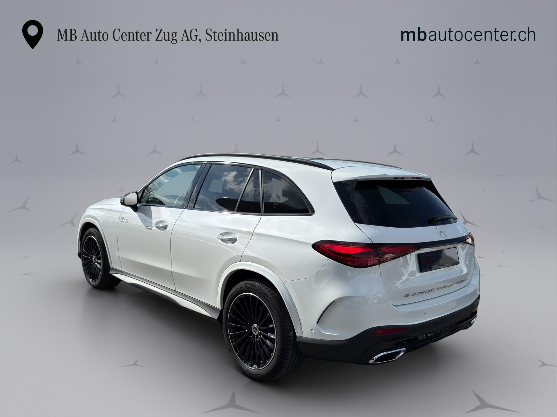 MERCEDES-BENZ GLC 300 AMG Line 4matic-image-3