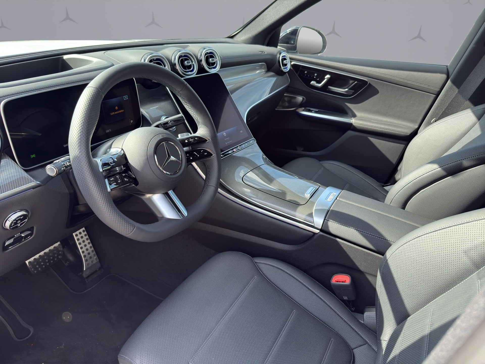 MERCEDES-BENZ GLC 300 AMG Line 4matic-image-6