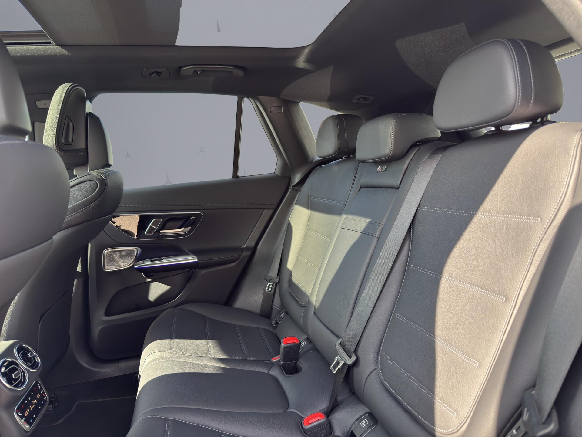 MERCEDES-BENZ GLC 300 AMG Line 4matic-image-8