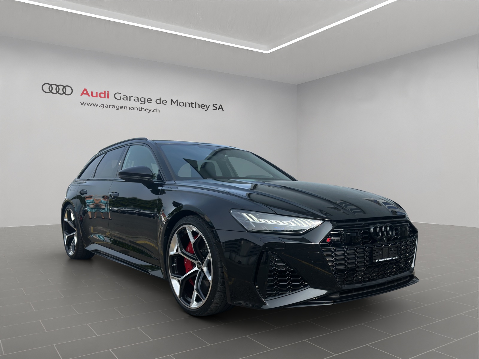 AUDI RS6 Avant 4.0 TFSI V8 Performance quattro-image-2