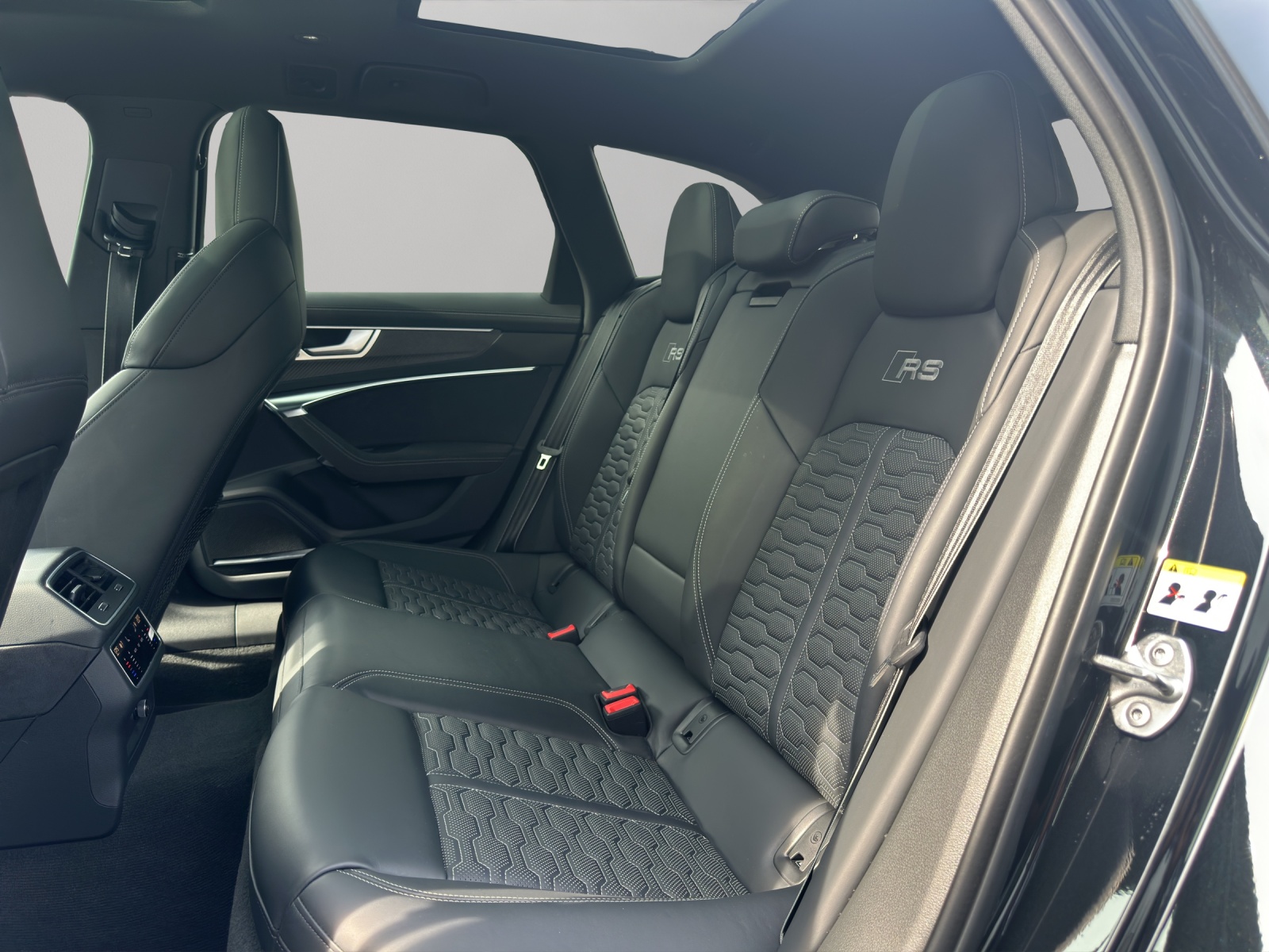 AUDI RS6 Avant 4.0 TFSI V8 Performance quattro-image-10