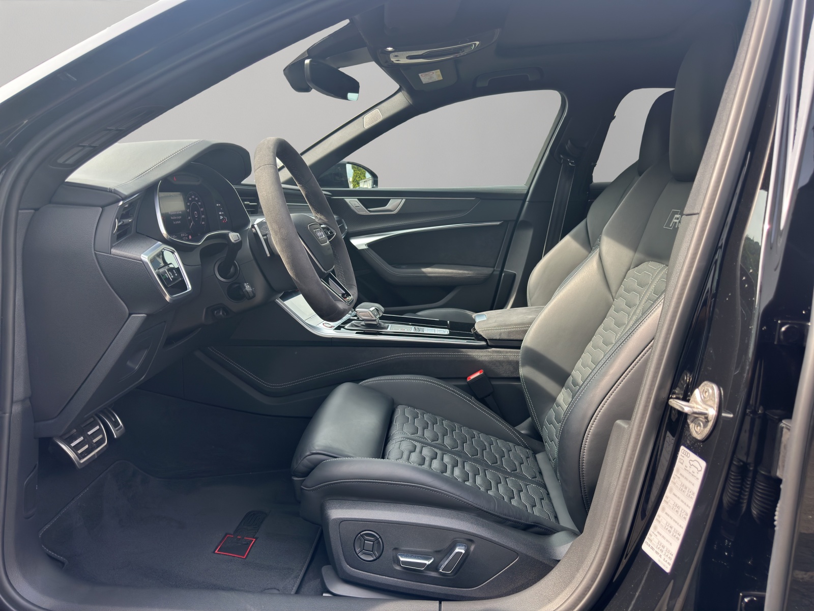 AUDI RS6 Avant 4.0 TFSI V8 Performance quattro-image-8