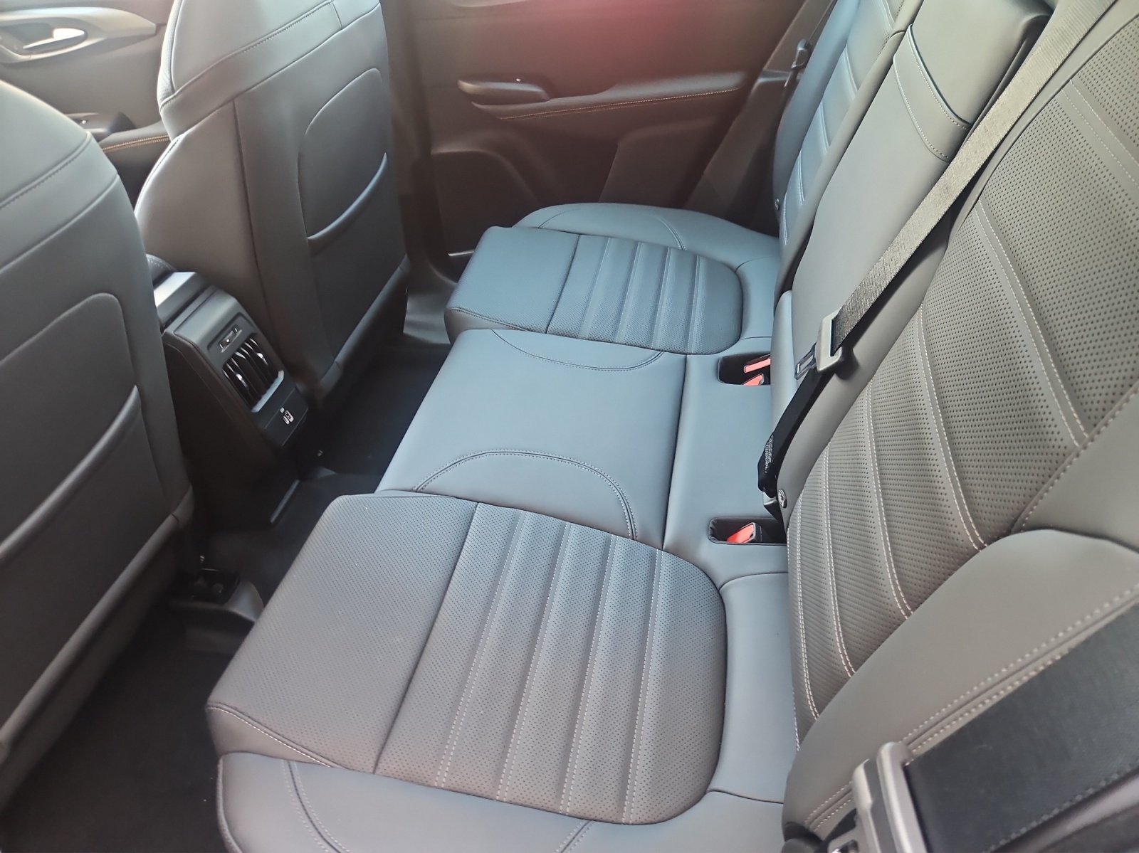ALFA ROMEO Tonale 1.3 Plug-in-Hybrid Q4 Veloce Sky-image-14