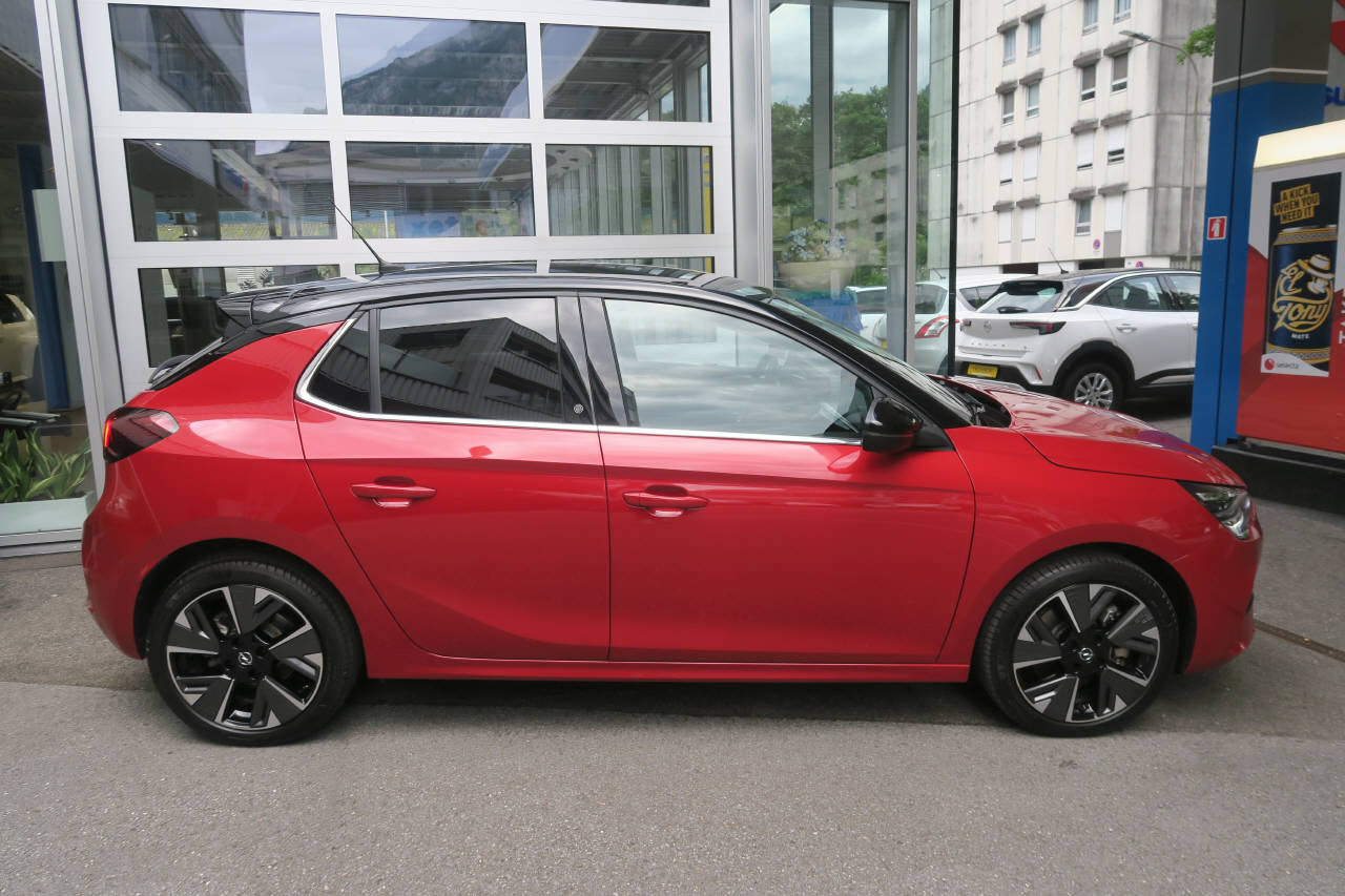 OPEL Corsa-e Elegance-image-1