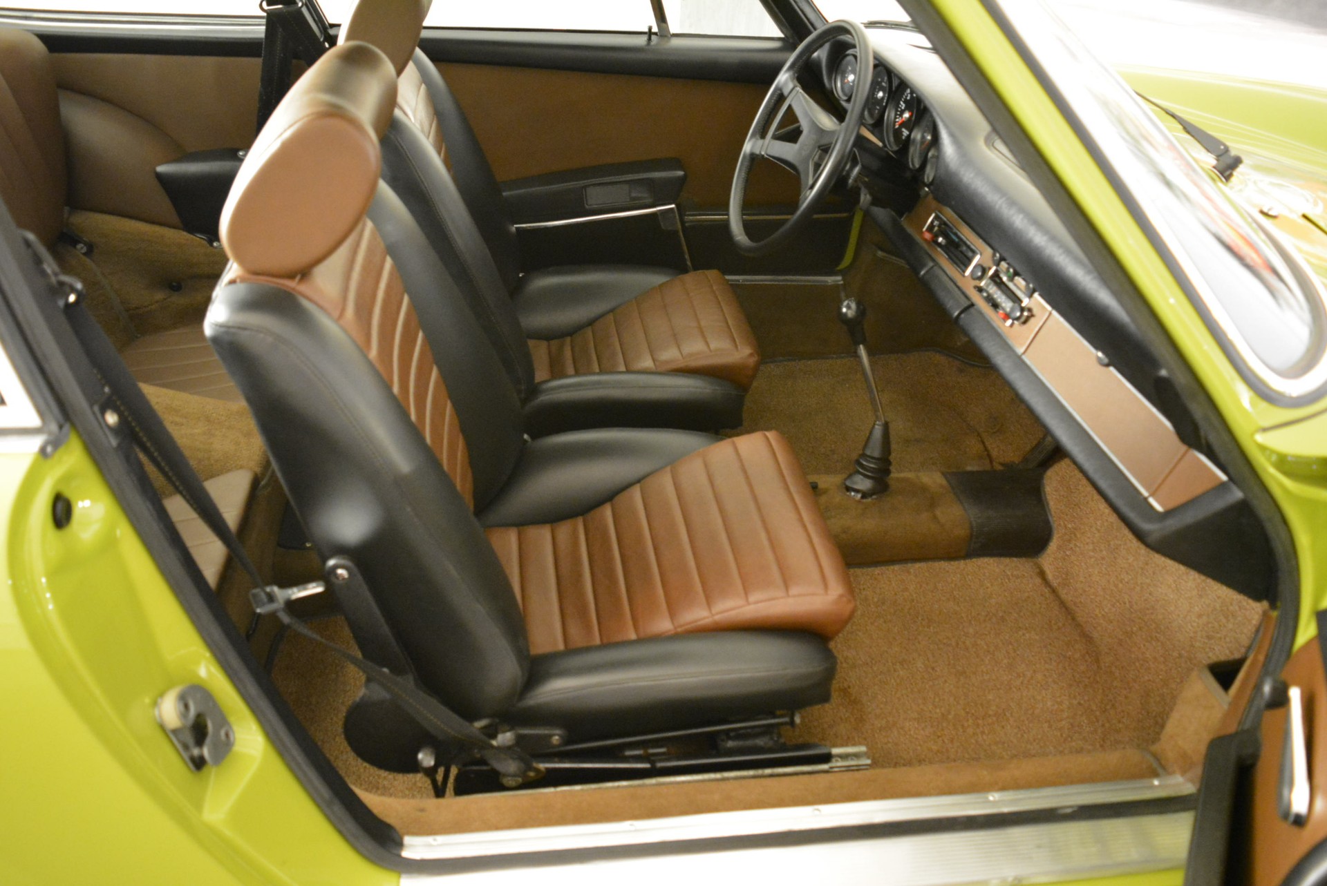 PORSCHE 911 S-image-9