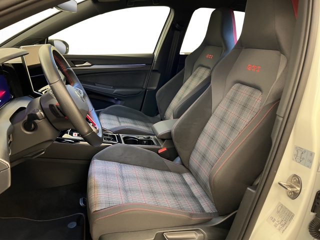 VW Golf 8 2.0 TSI GTI Black Style DSG-image-4