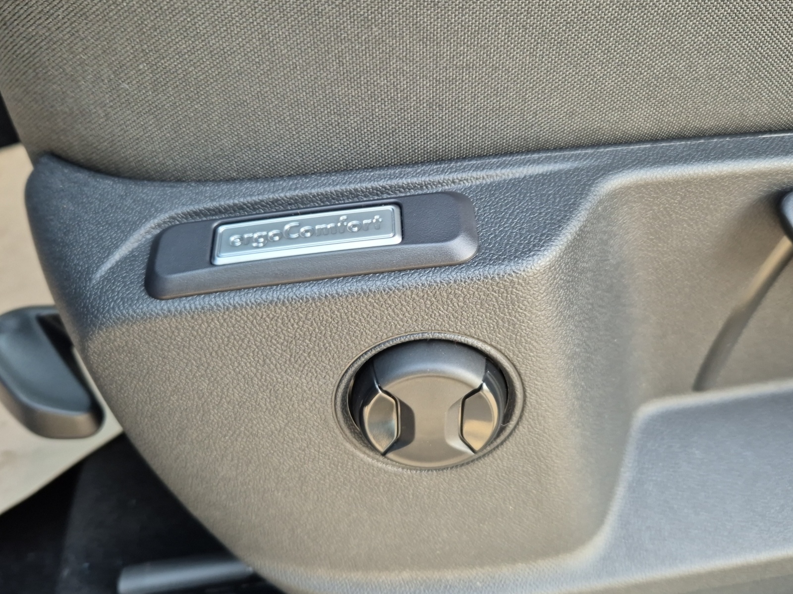 VW VW Caddy-image-9