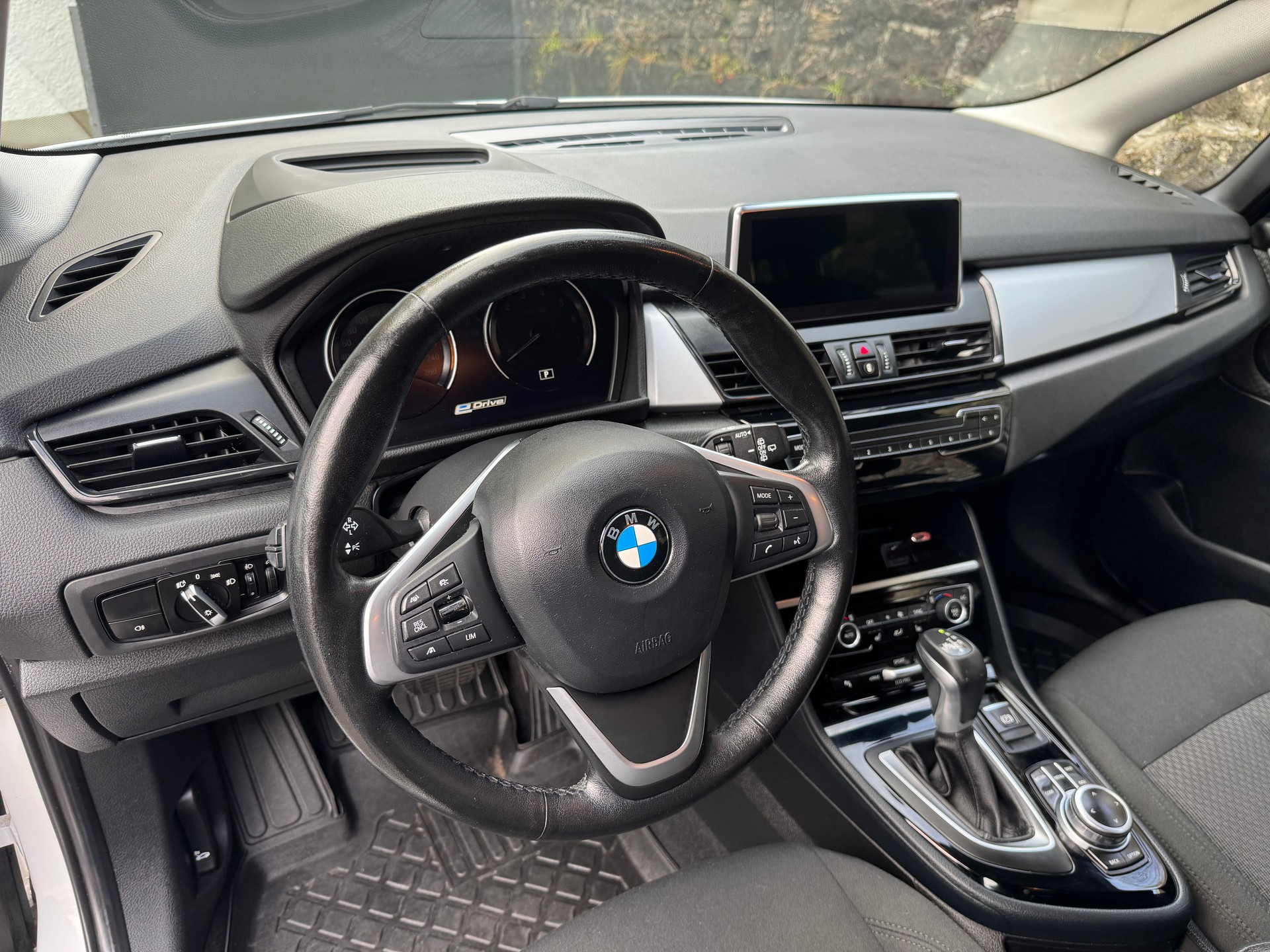 BMW 225xe iPerformance Active Tourer Steptronic Sport Line-image-9