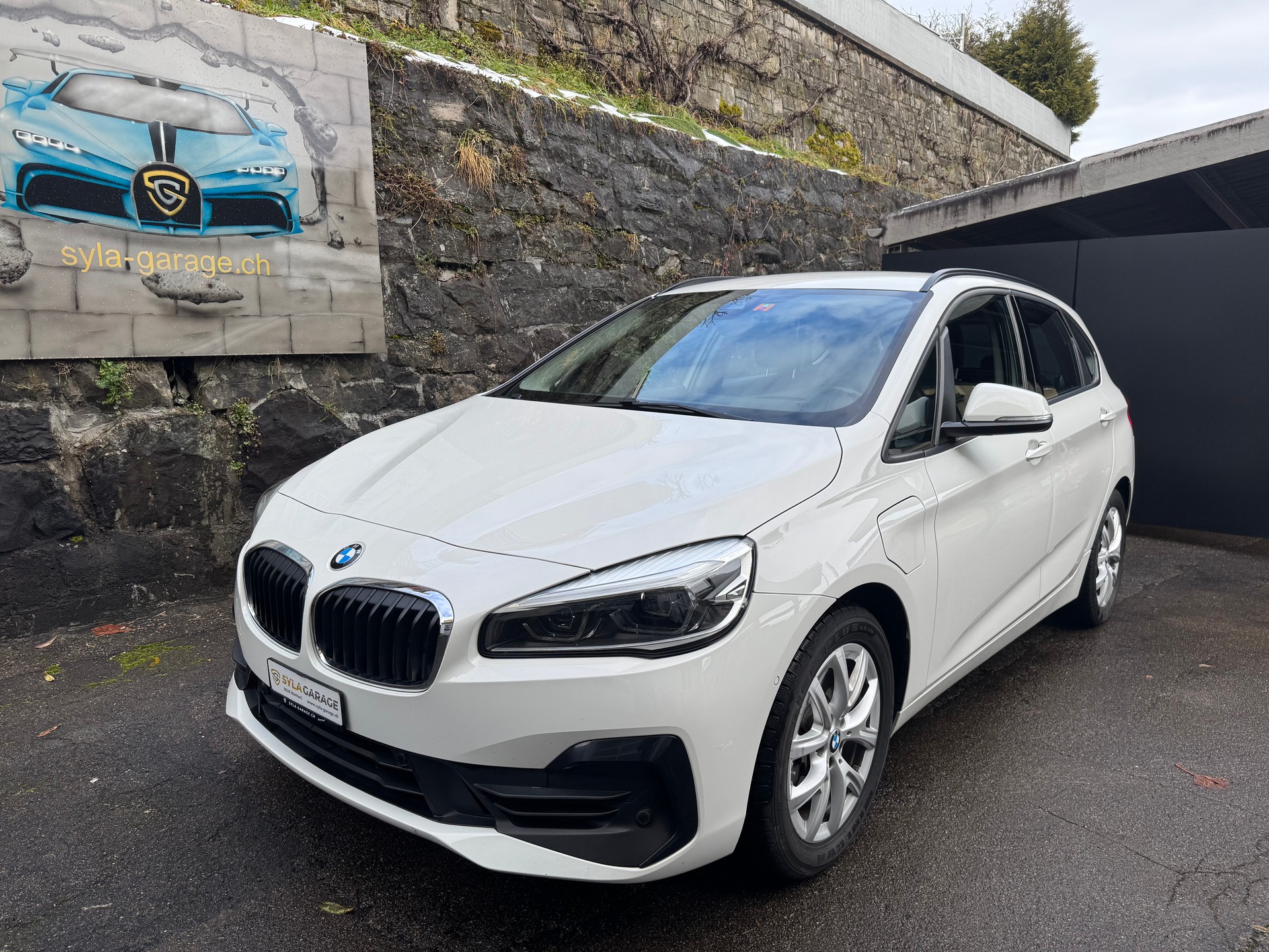BMW 225xe iPerformance Active Tourer Steptronic Sport Line-image-2