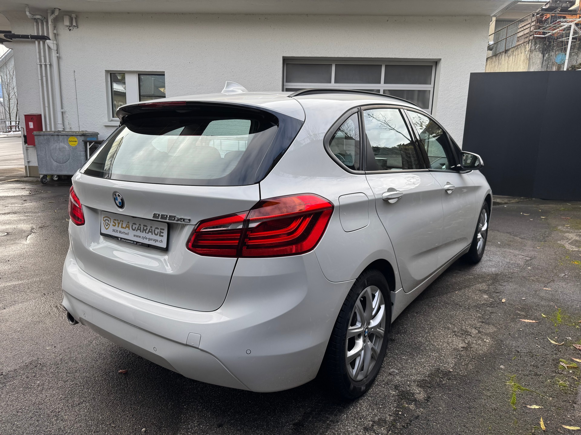 BMW 225xe iPerformance Active Tourer Steptronic Sport Line-image-6