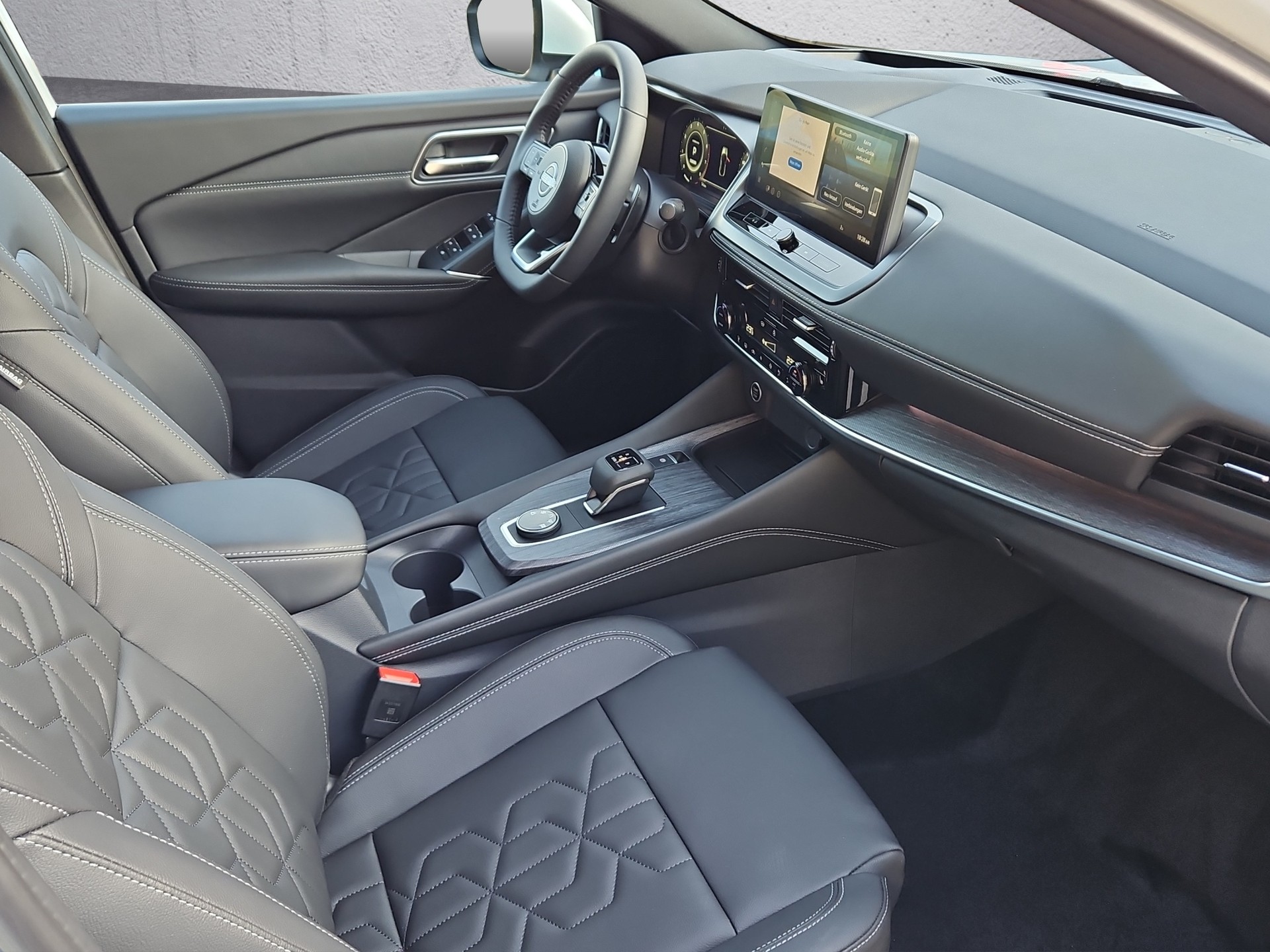 NISSAN Qashqai 1.3 MHEV Tekna 4x4-image-21
