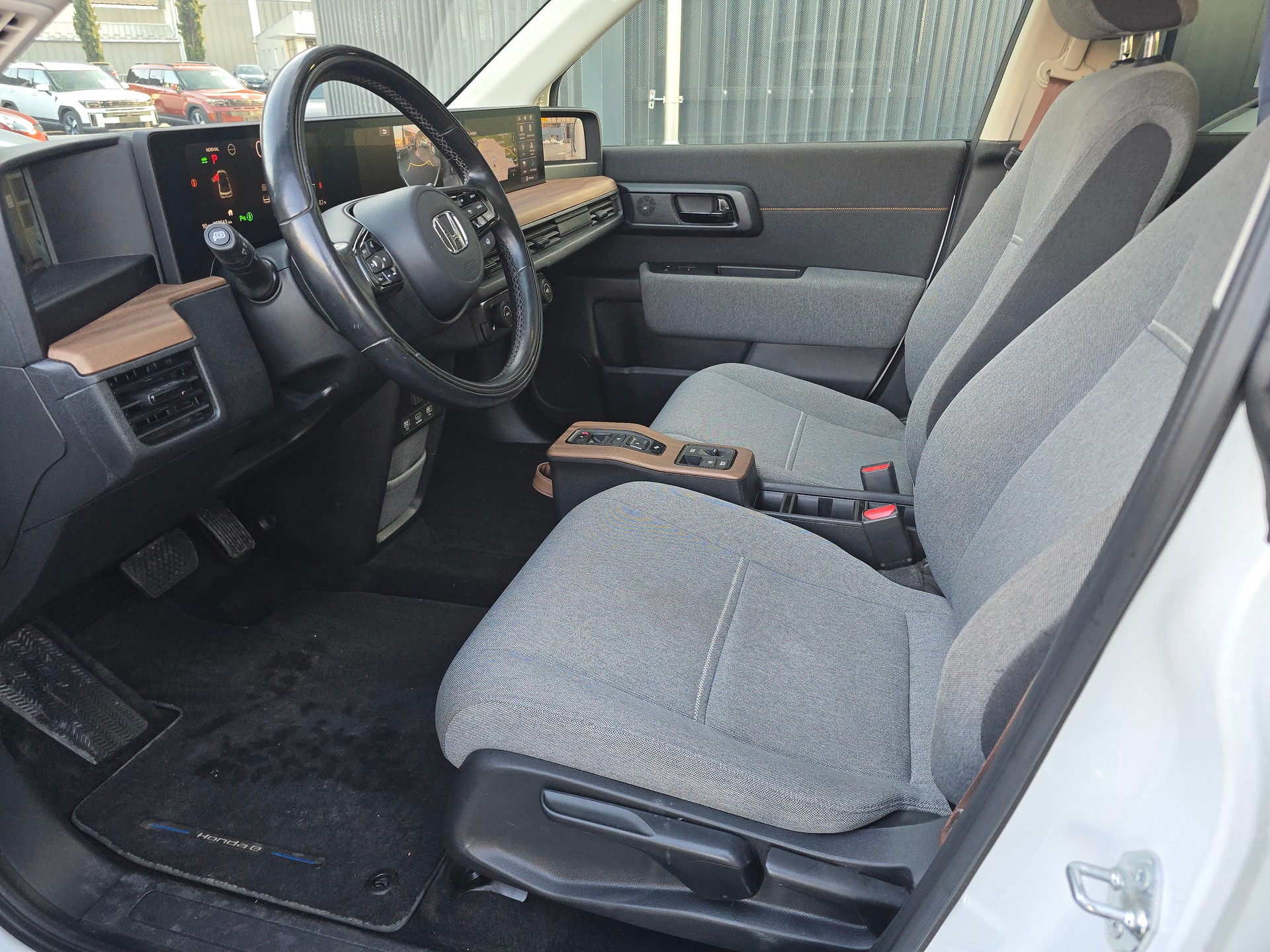 HONDA e Advance-image-2