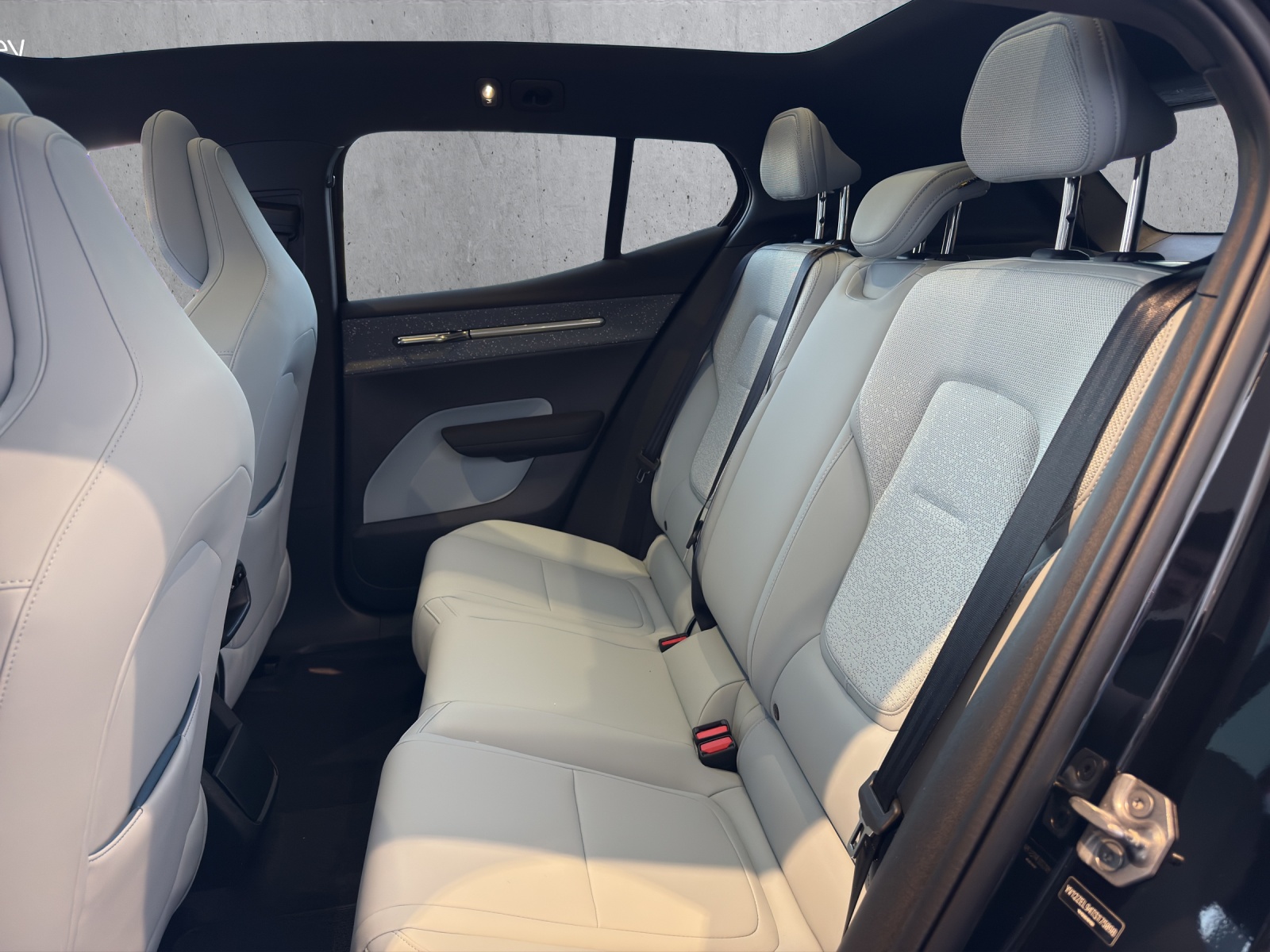 Image VOLVO EX-30 EX30 E60 69kWh Single Motor Extended Range Ultra