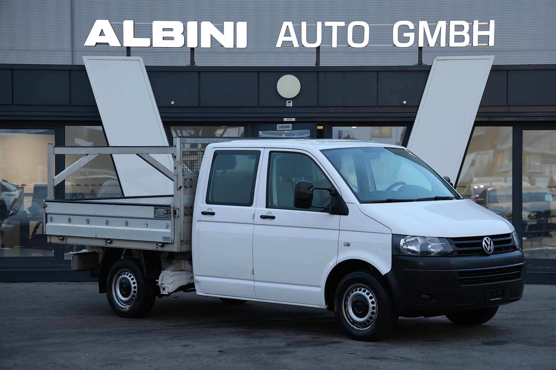 VW T5 2.0 TDI-image-1