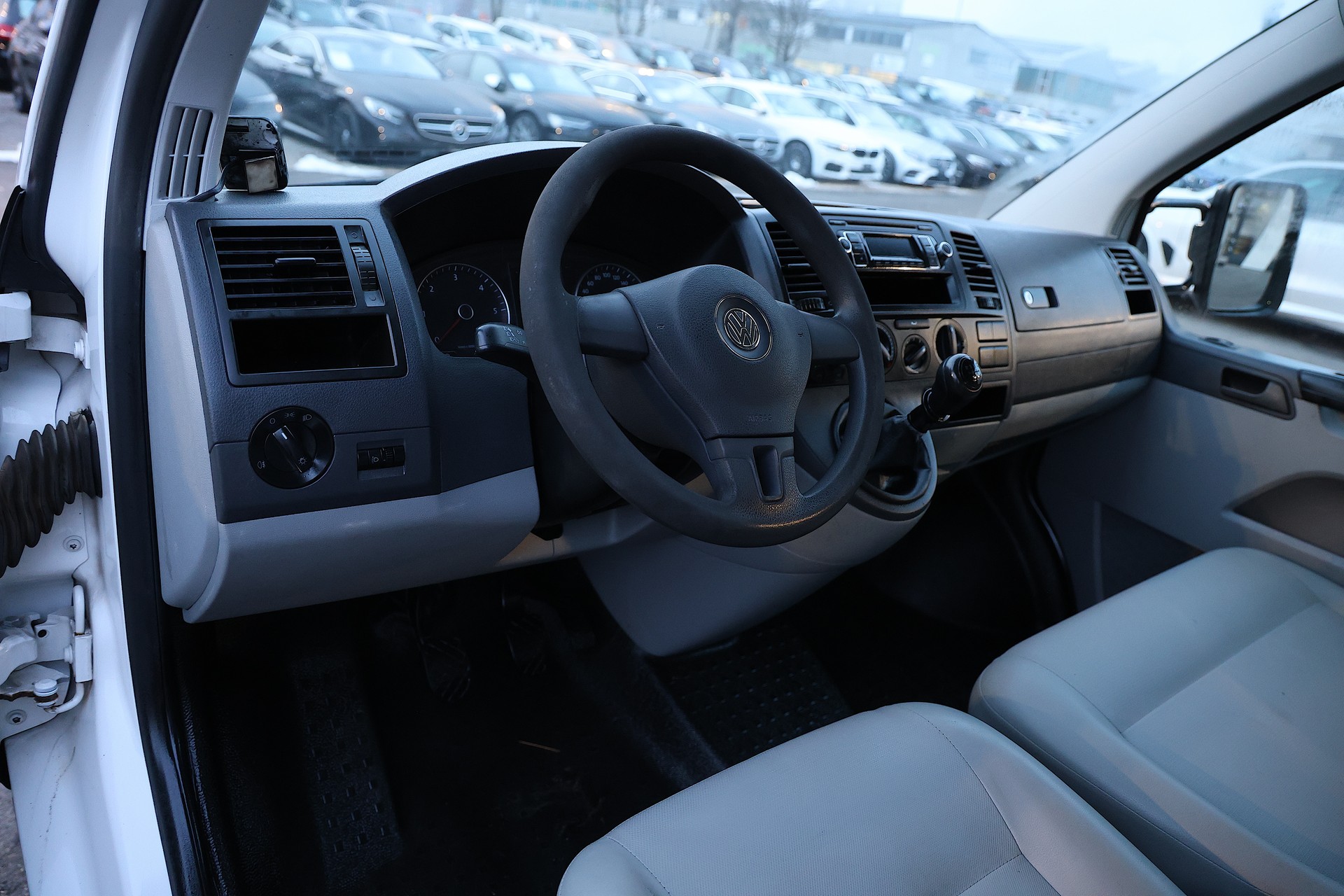 VW T5 2.0 TDI-image-10